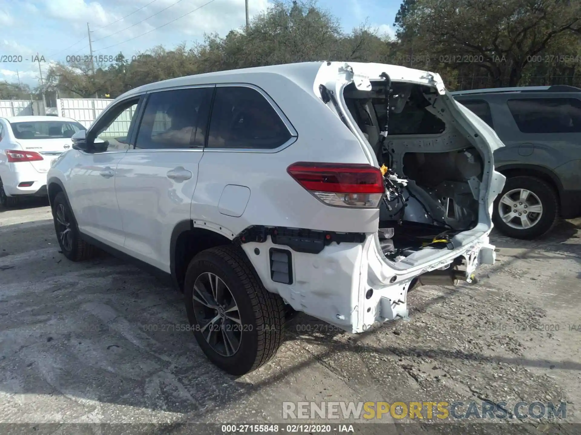 3 Photograph of a damaged car 5TDZARFH3KS058478 TOYOTA HIGHLANDER 2019