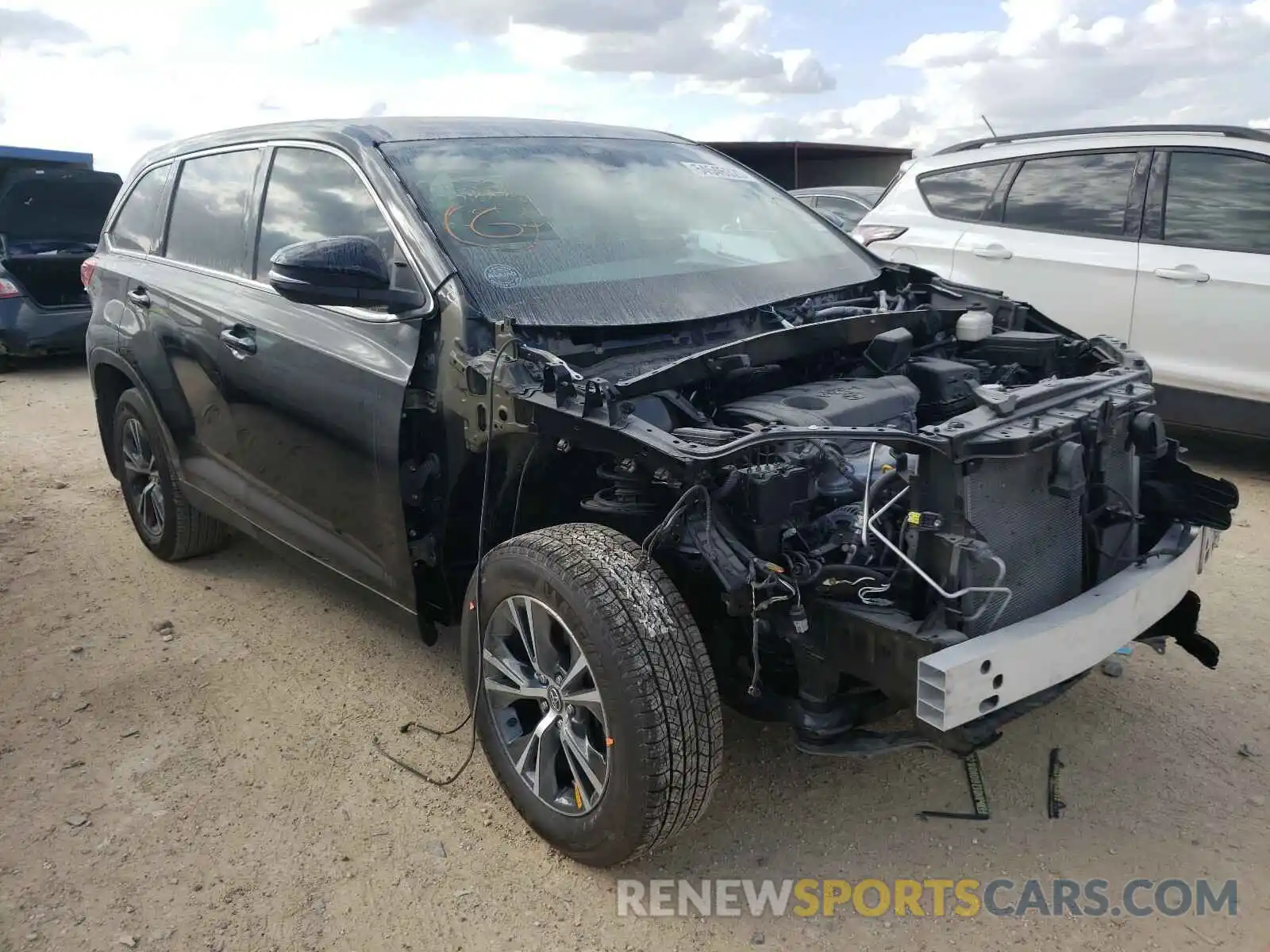 1 Photograph of a damaged car 5TDZARFH3KS058481 TOYOTA HIGHLANDER 2019