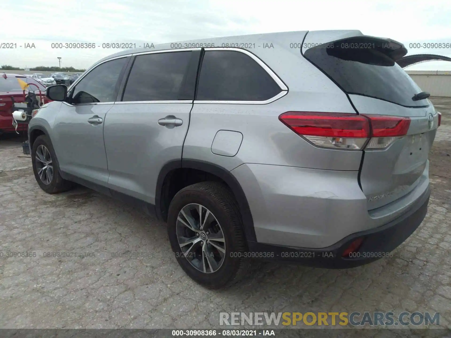 3 Photograph of a damaged car 5TDZARFH3KS058593 TOYOTA HIGHLANDER 2019