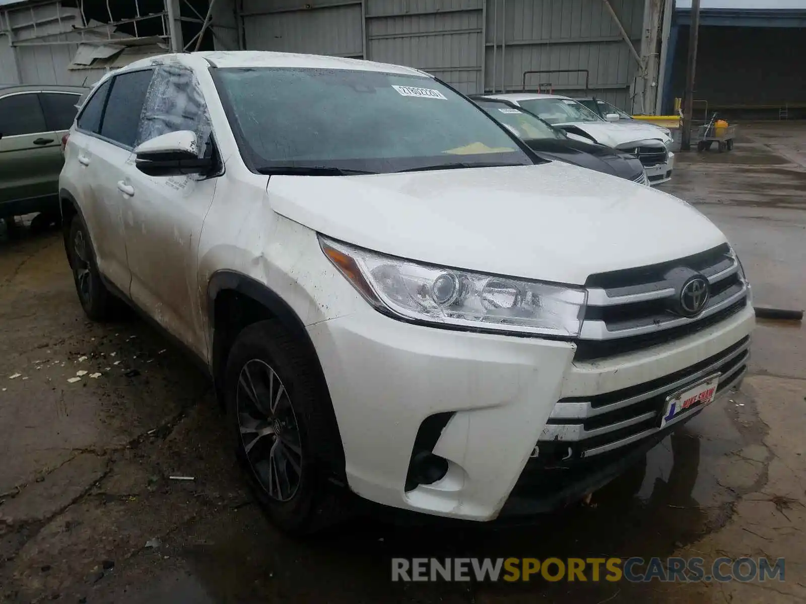 1 Photograph of a damaged car 5TDZARFH3KS058965 TOYOTA HIGHLANDER 2019