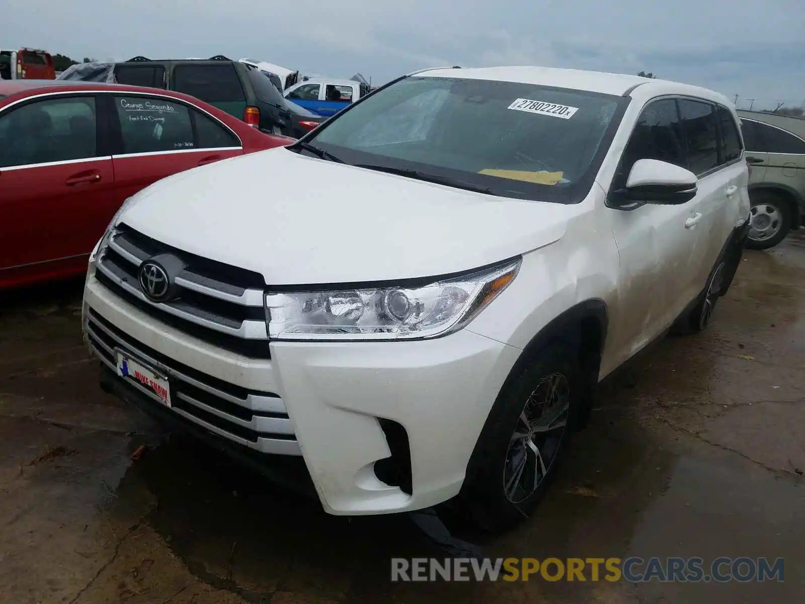 2 Photograph of a damaged car 5TDZARFH3KS058965 TOYOTA HIGHLANDER 2019