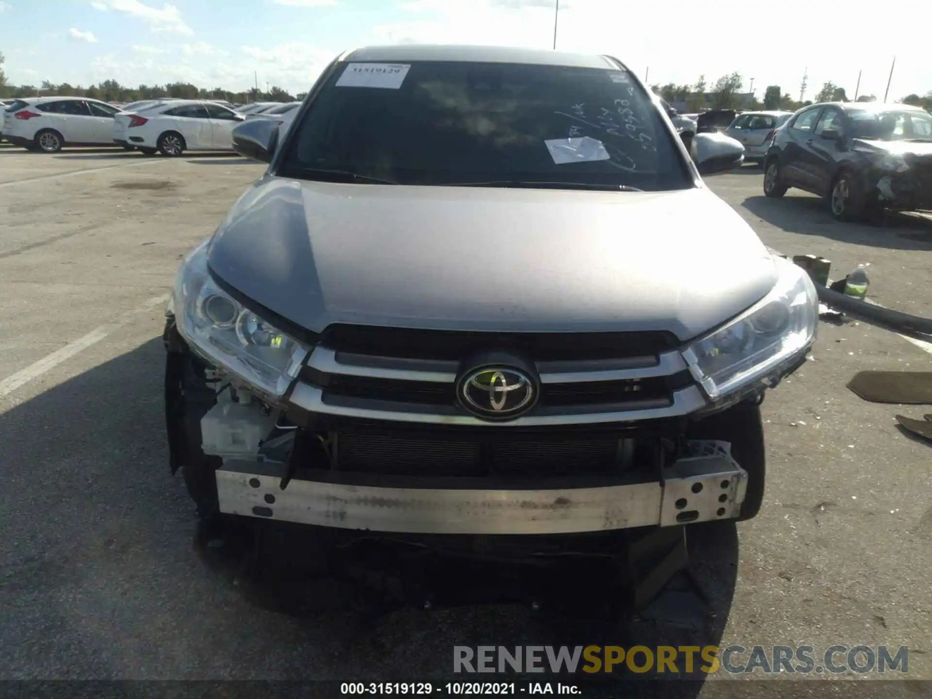 6 Photograph of a damaged car 5TDZARFH3KS059582 TOYOTA HIGHLANDER 2019