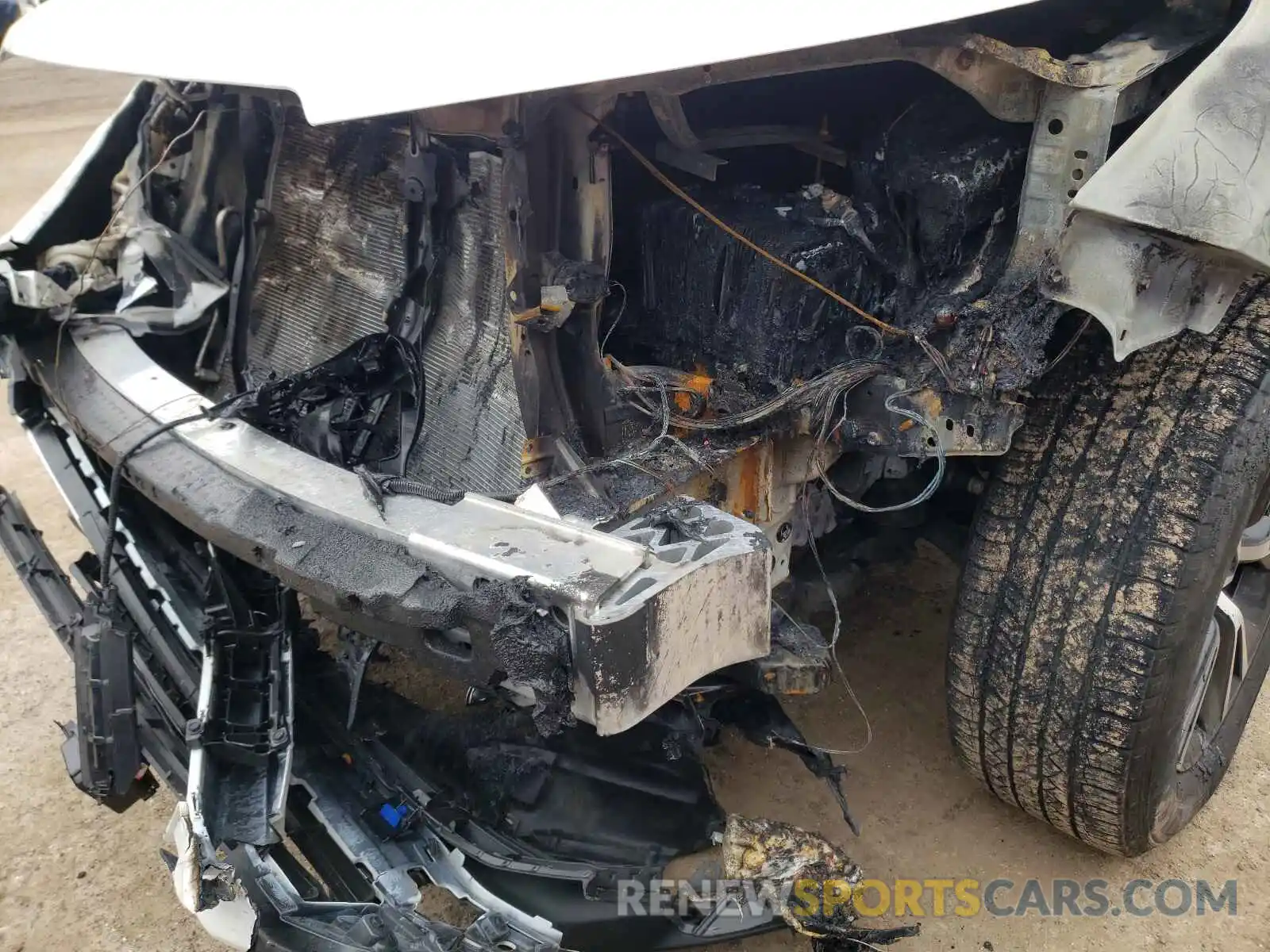 9 Photograph of a damaged car 5TDZARFH3KS060408 TOYOTA HIGHLANDER 2019