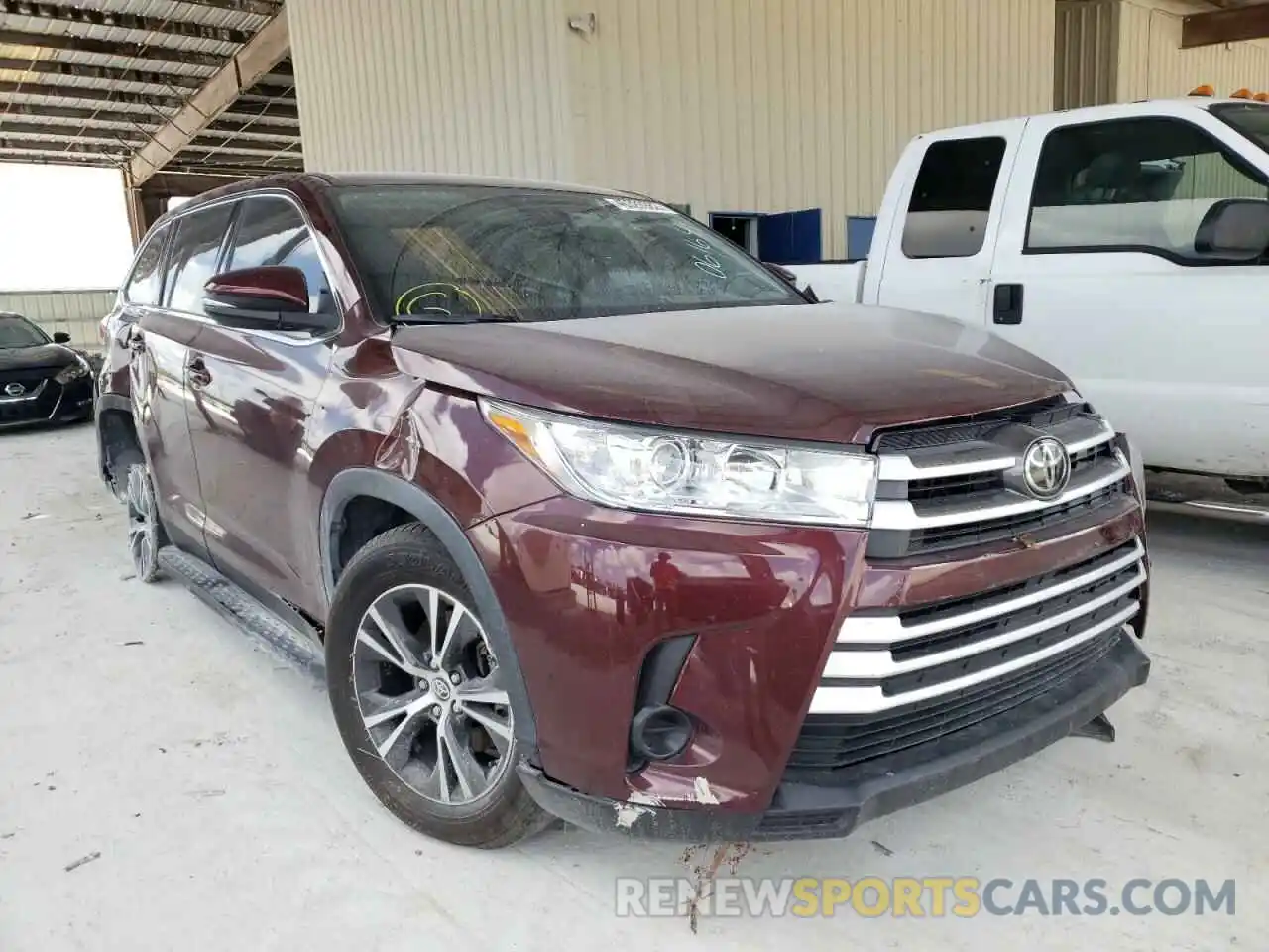 1 Photograph of a damaged car 5TDZARFH3KS061641 TOYOTA HIGHLANDER 2019