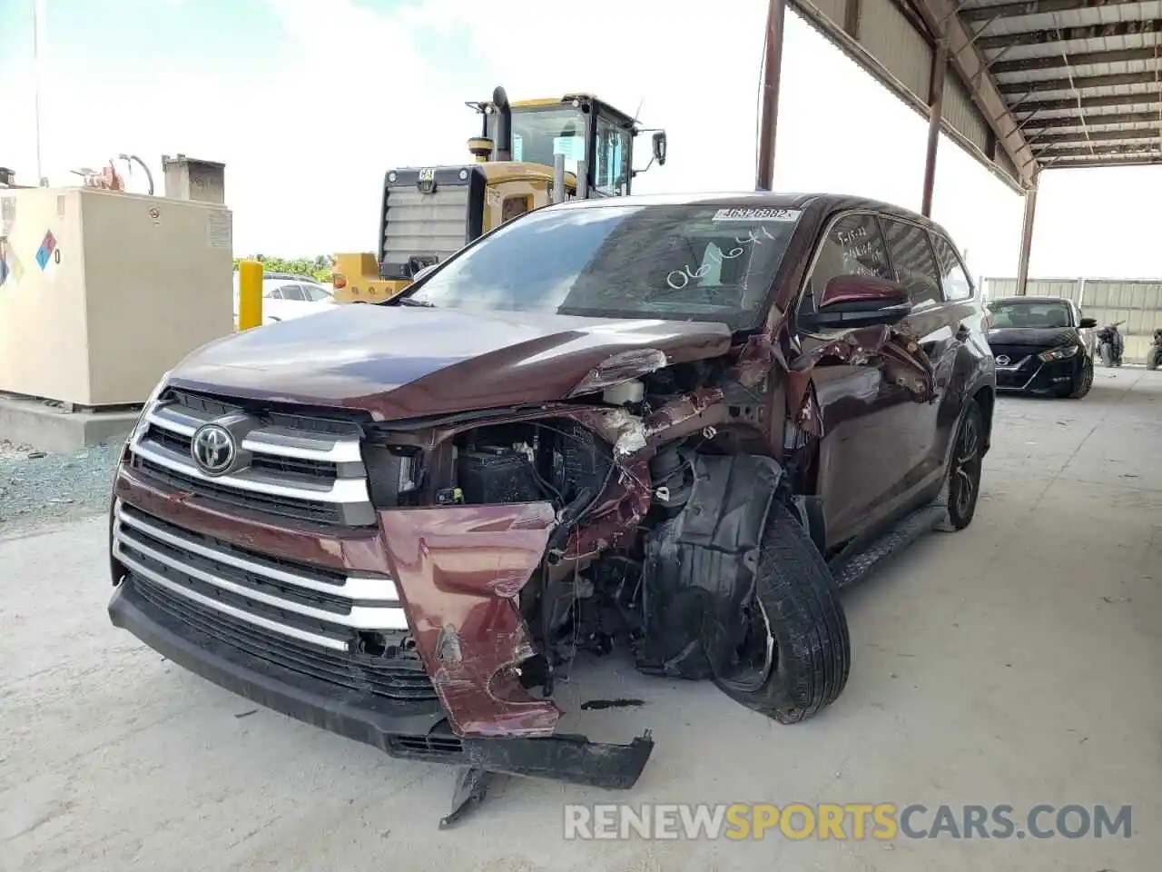 2 Photograph of a damaged car 5TDZARFH3KS061641 TOYOTA HIGHLANDER 2019