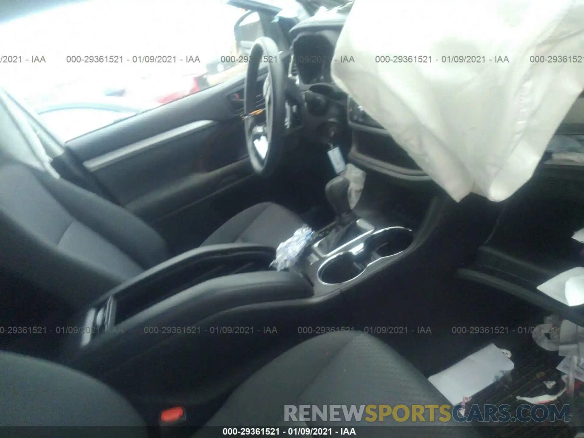 5 Photograph of a damaged car 5TDZARFH4KS043584 TOYOTA HIGHLANDER 2019