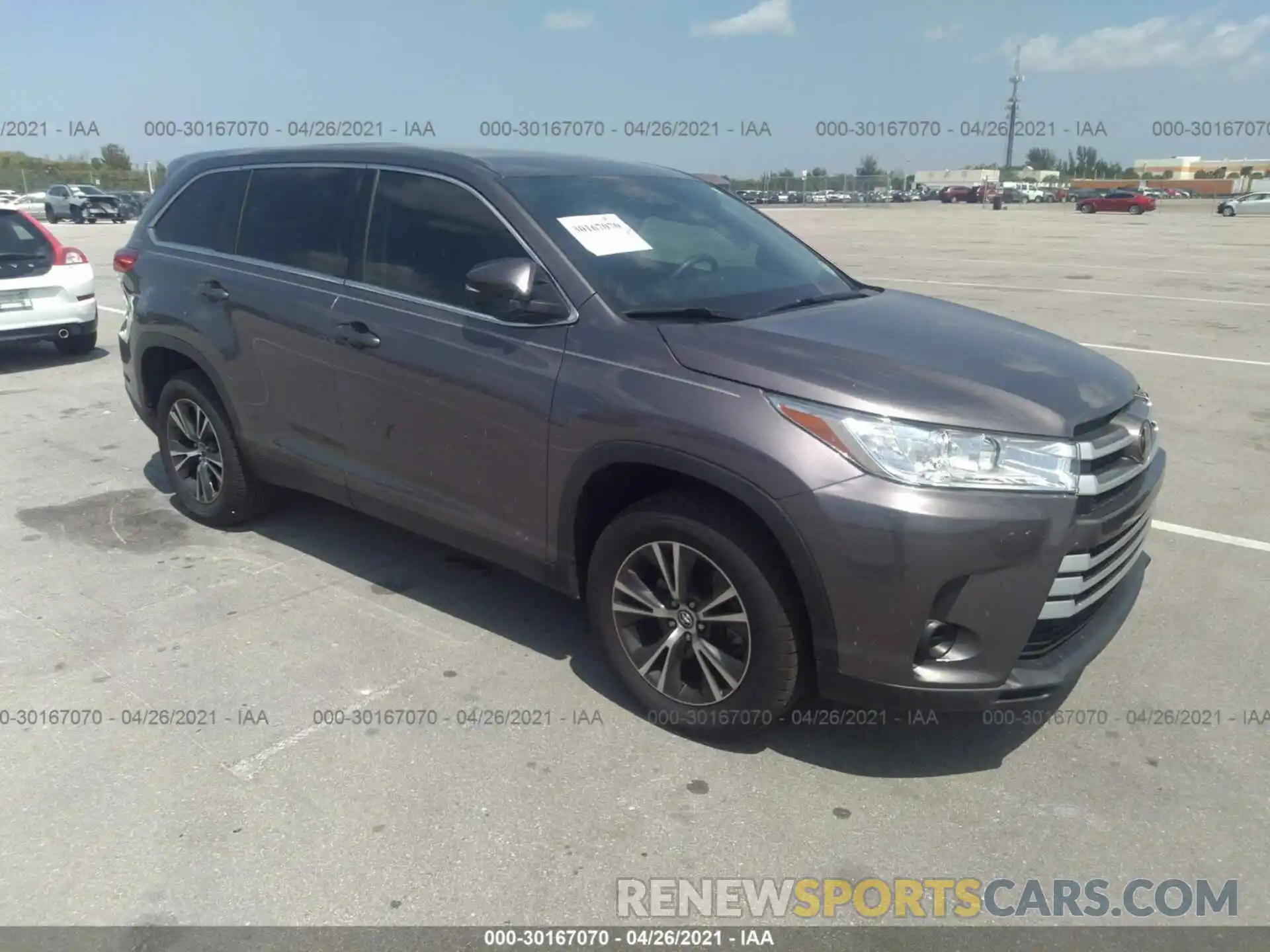 1 Photograph of a damaged car 5TDZARFH4KS045058 TOYOTA HIGHLANDER 2019