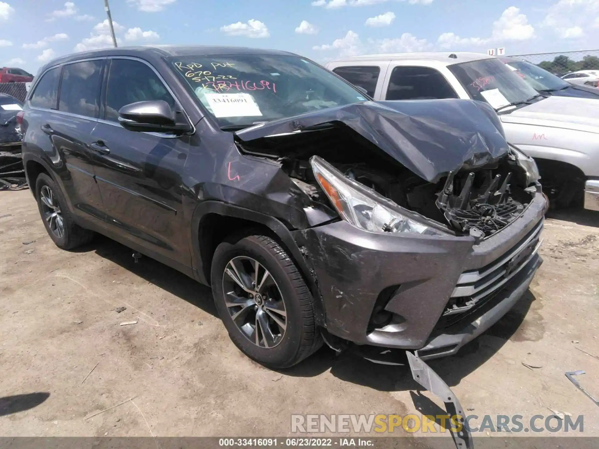 1 Фотография поврежденного автомобиля 5TDZARFH4KS045156 TOYOTA HIGHLANDER 2019