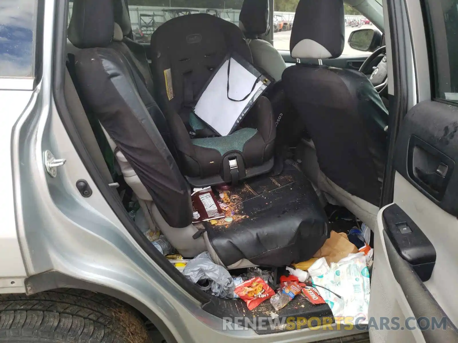 6 Photograph of a damaged car 5TDZARFH4KS046792 TOYOTA HIGHLANDER 2019