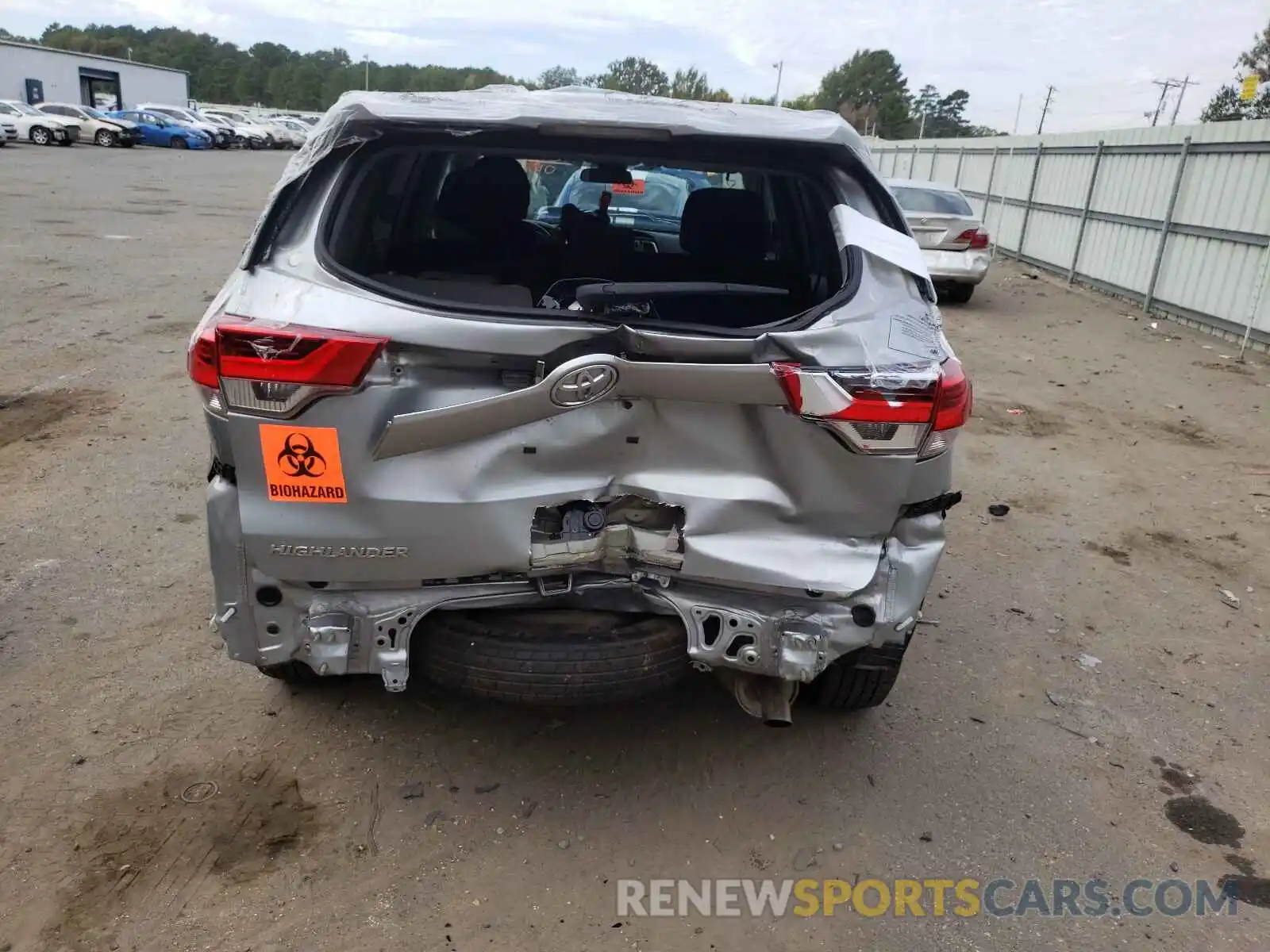 9 Photograph of a damaged car 5TDZARFH4KS046792 TOYOTA HIGHLANDER 2019