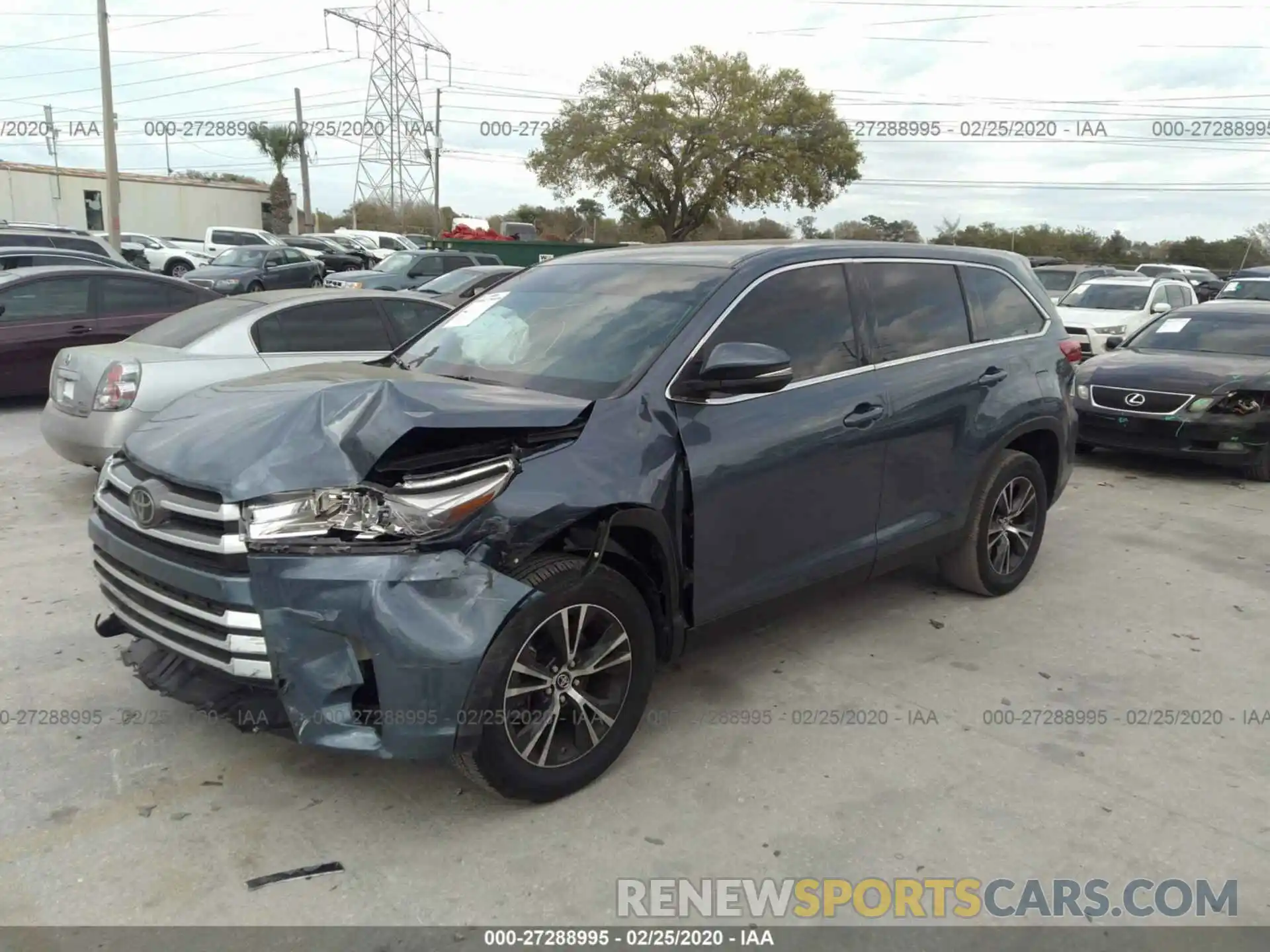 2 Photograph of a damaged car 5TDZARFH4KS048395 TOYOTA HIGHLANDER 2019