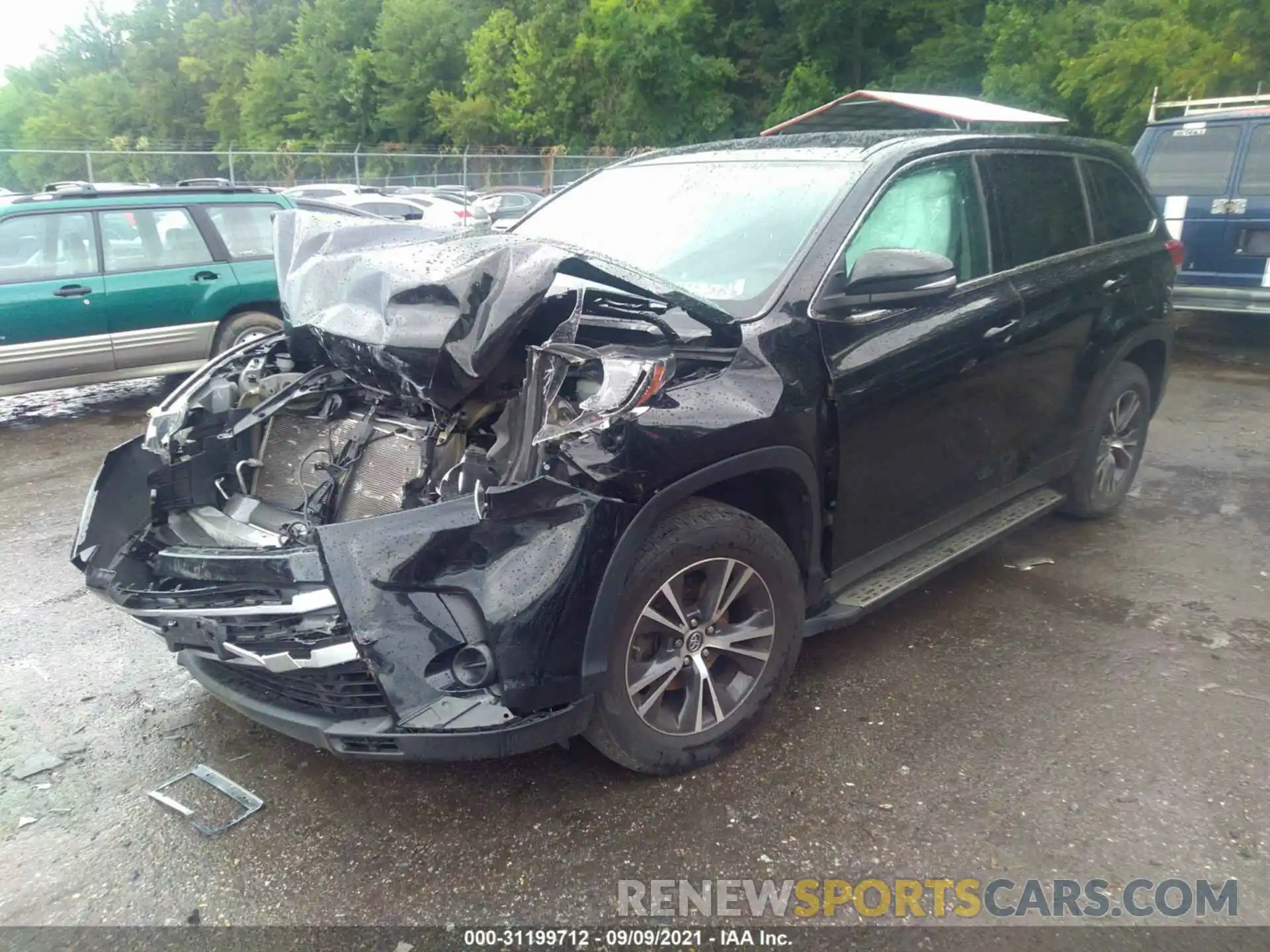 2 Photograph of a damaged car 5TDZARFH4KS049255 TOYOTA HIGHLANDER 2019