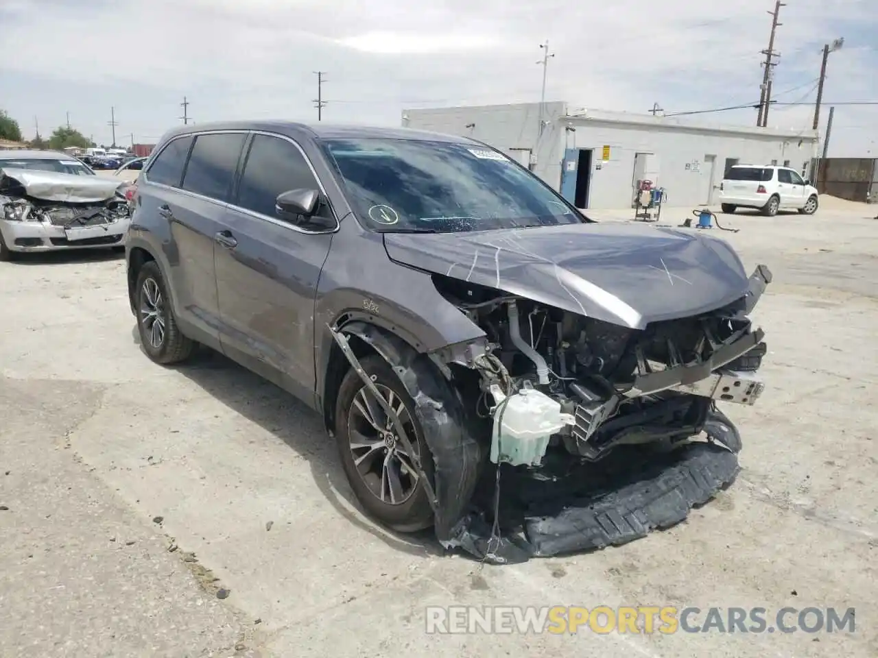 1 Photograph of a damaged car 5TDZARFH4KS050888 TOYOTA HIGHLANDER 2019