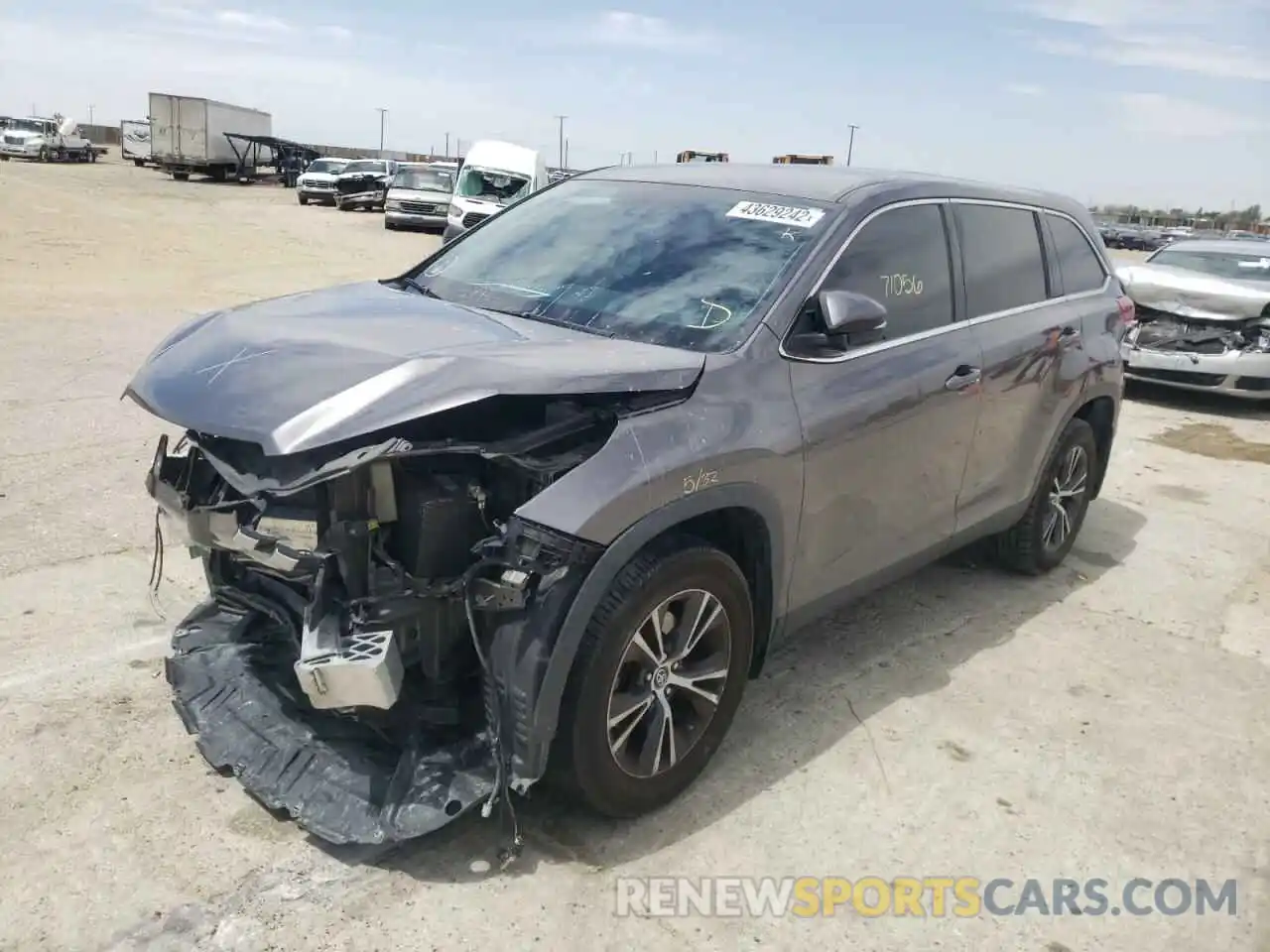 2 Photograph of a damaged car 5TDZARFH4KS050888 TOYOTA HIGHLANDER 2019