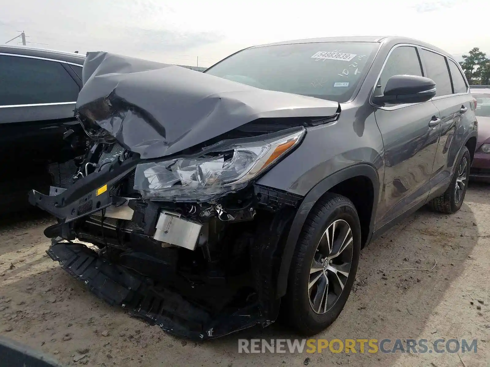 2 Photograph of a damaged car 5TDZARFH4KS052138 TOYOTA HIGHLANDER 2019