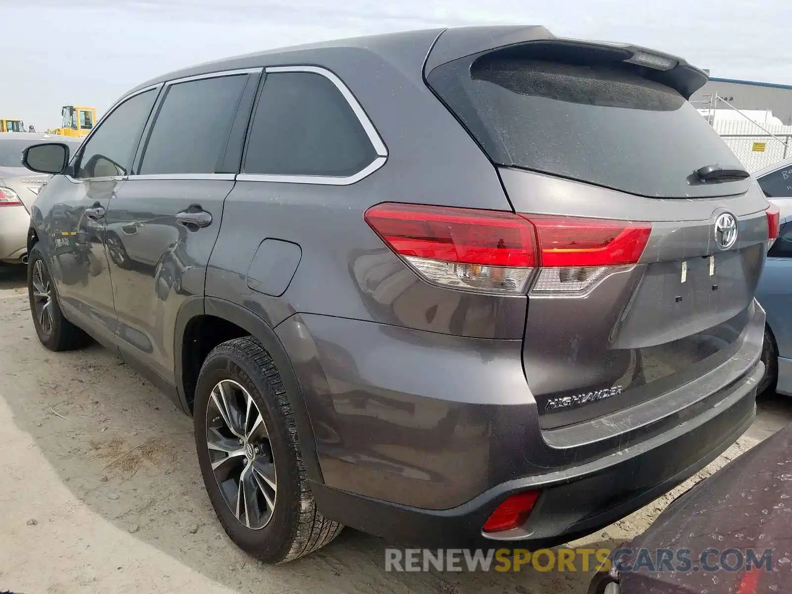 3 Photograph of a damaged car 5TDZARFH4KS052138 TOYOTA HIGHLANDER 2019