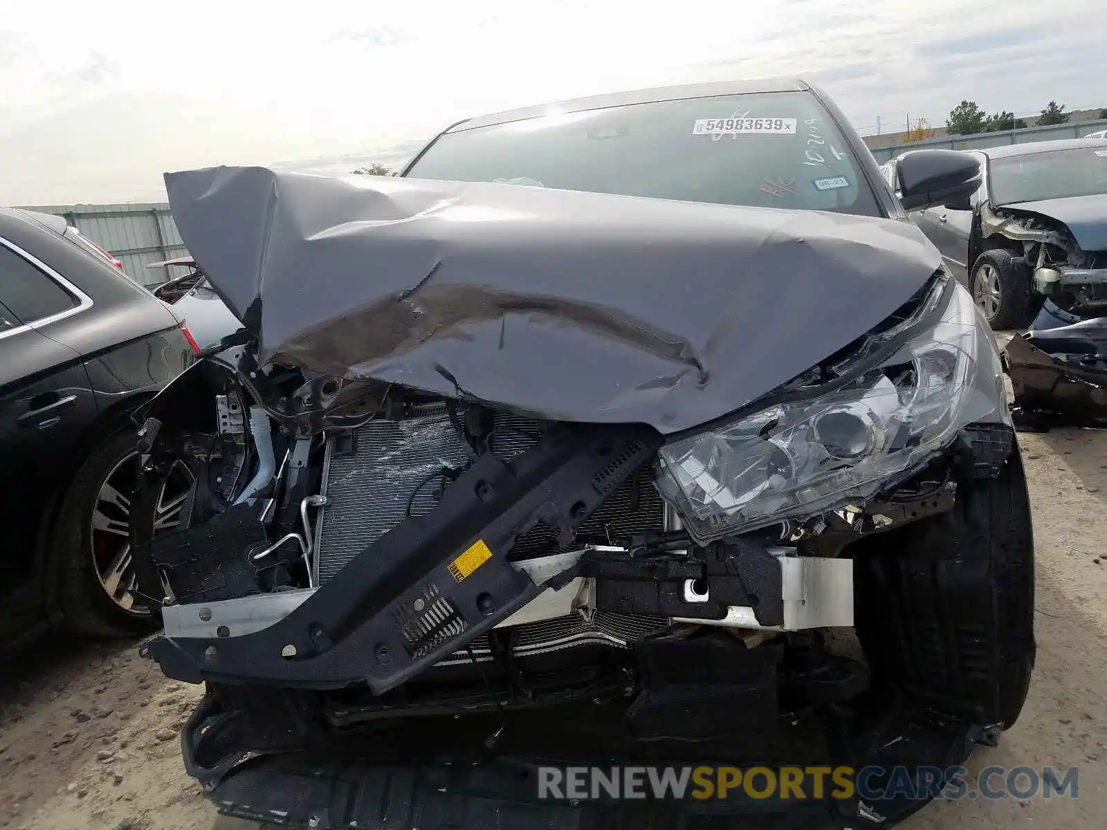 9 Photograph of a damaged car 5TDZARFH4KS052138 TOYOTA HIGHLANDER 2019