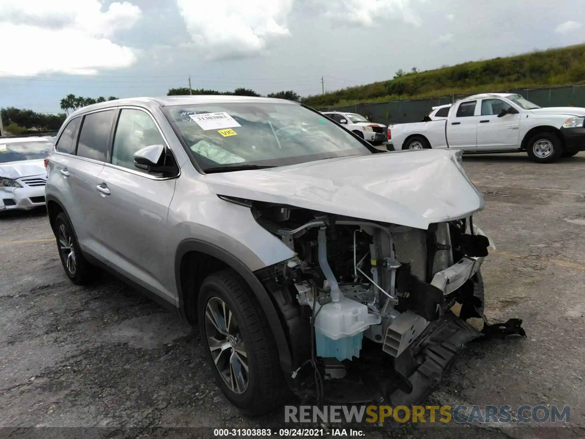 1 Photograph of a damaged car 5TDZARFH4KS052155 TOYOTA HIGHLANDER 2019