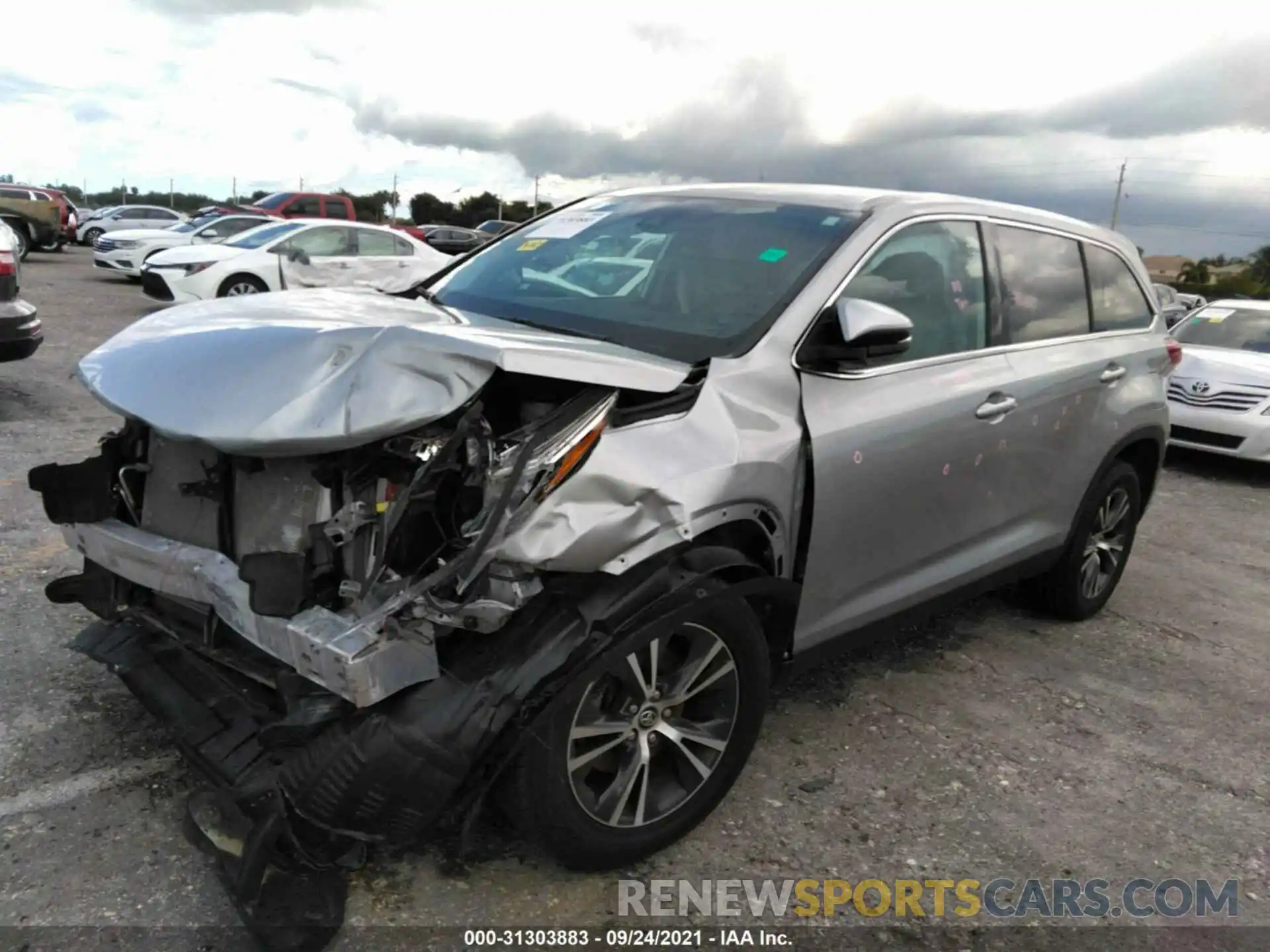 2 Photograph of a damaged car 5TDZARFH4KS052155 TOYOTA HIGHLANDER 2019