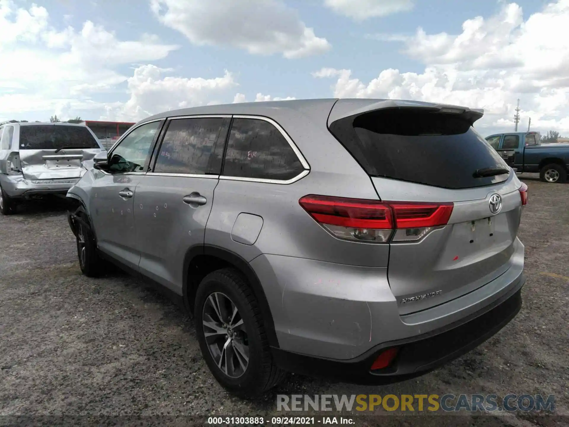 3 Фотография поврежденного автомобиля 5TDZARFH4KS052155 TOYOTA HIGHLANDER 2019