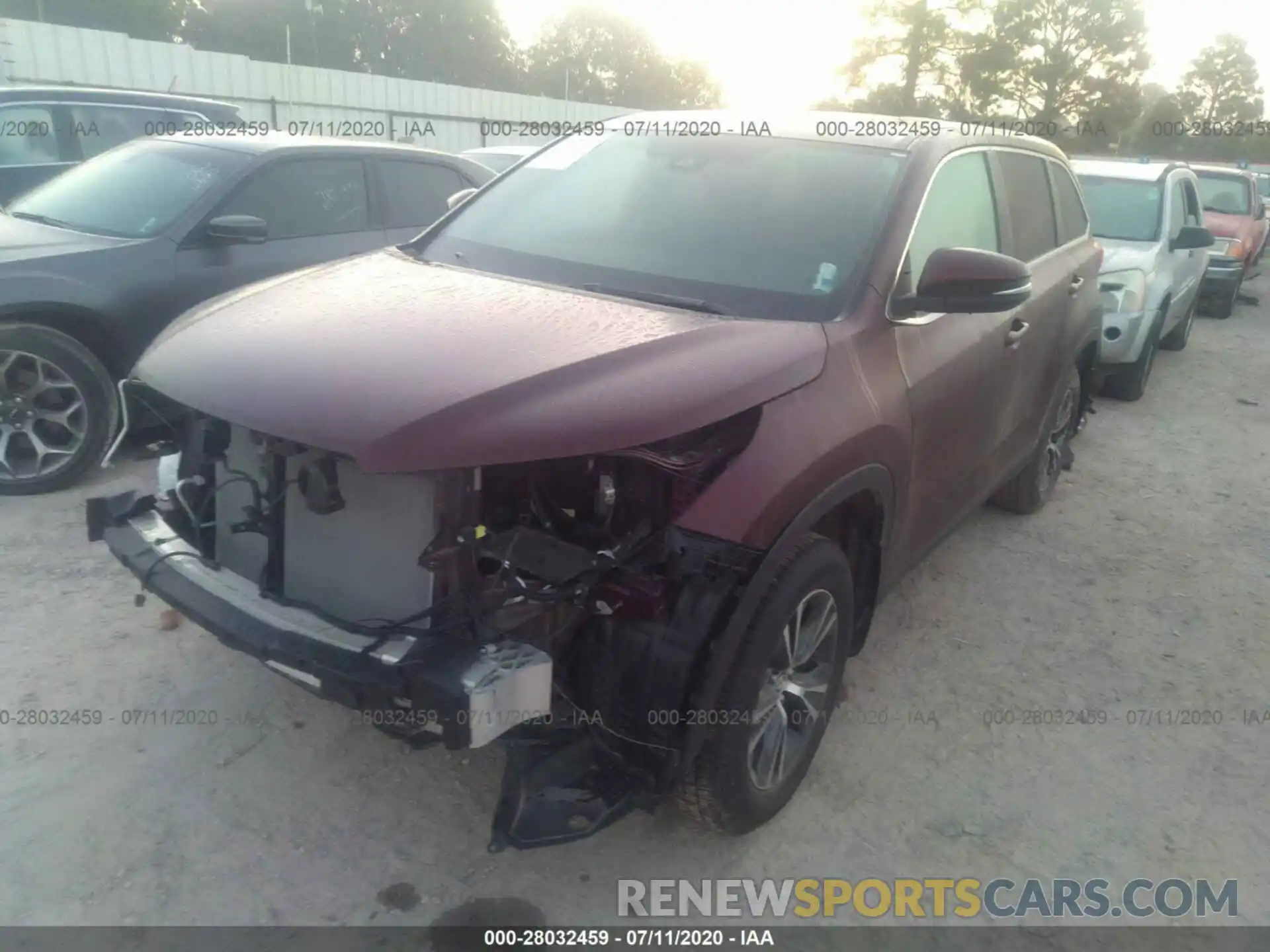 2 Фотография поврежденного автомобиля 5TDZARFH4KS052799 TOYOTA HIGHLANDER 2019