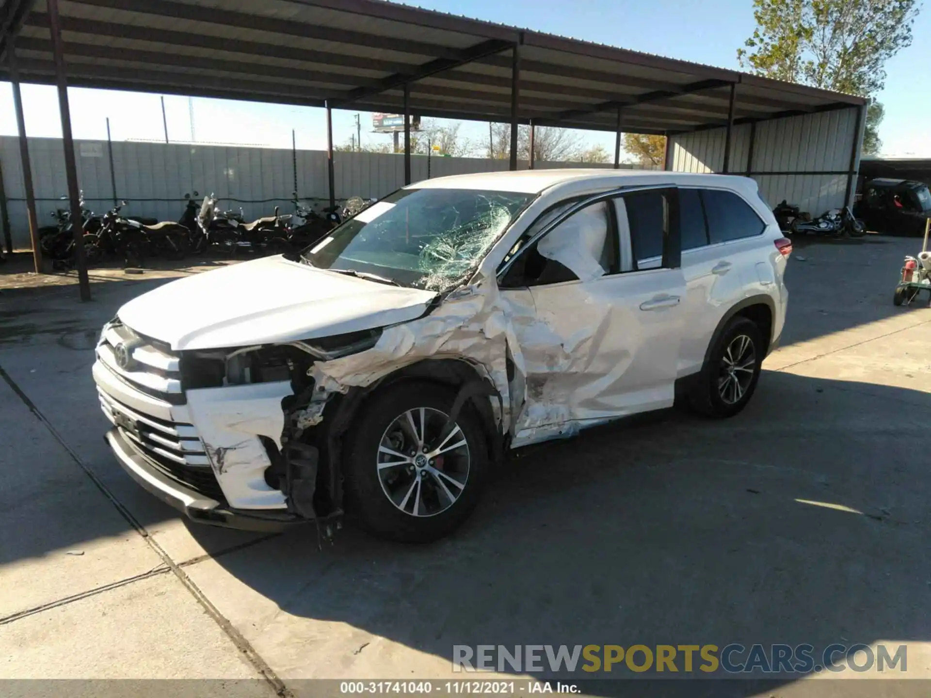 2 Photograph of a damaged car 5TDZARFH4KS053001 TOYOTA HIGHLANDER 2019