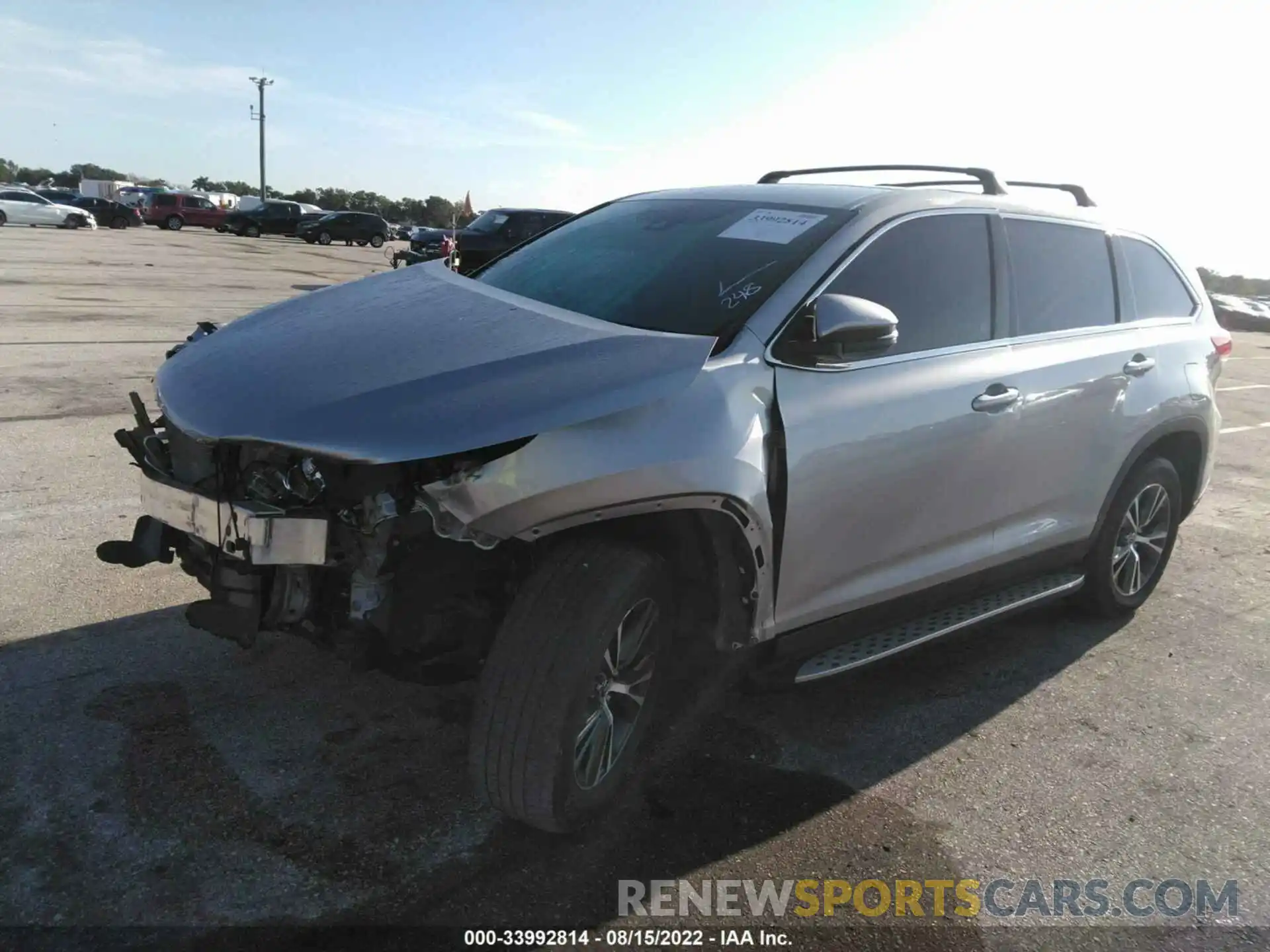 2 Photograph of a damaged car 5TDZARFH4KS055248 TOYOTA HIGHLANDER 2019