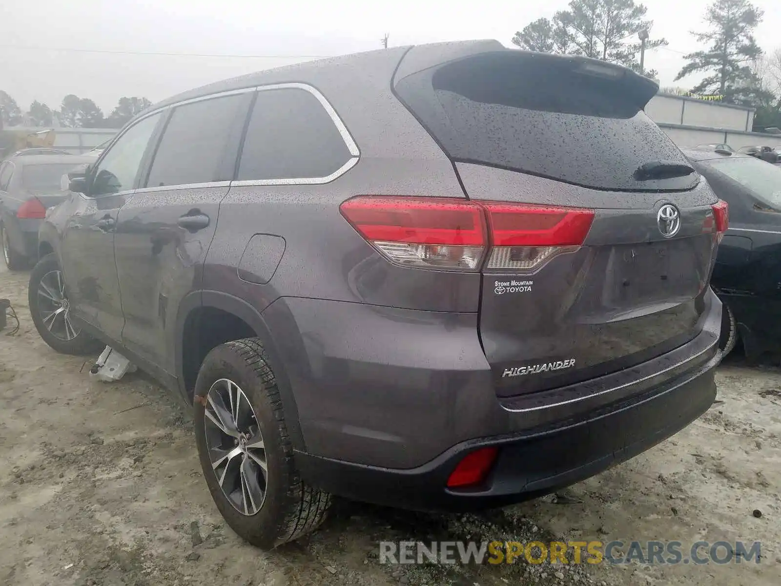 3 Photograph of a damaged car 5TDZARFH4KS055296 TOYOTA HIGHLANDER 2019