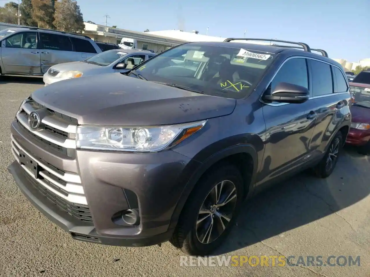 2 Photograph of a damaged car 5TDZARFH4KS055458 TOYOTA HIGHLANDER 2019