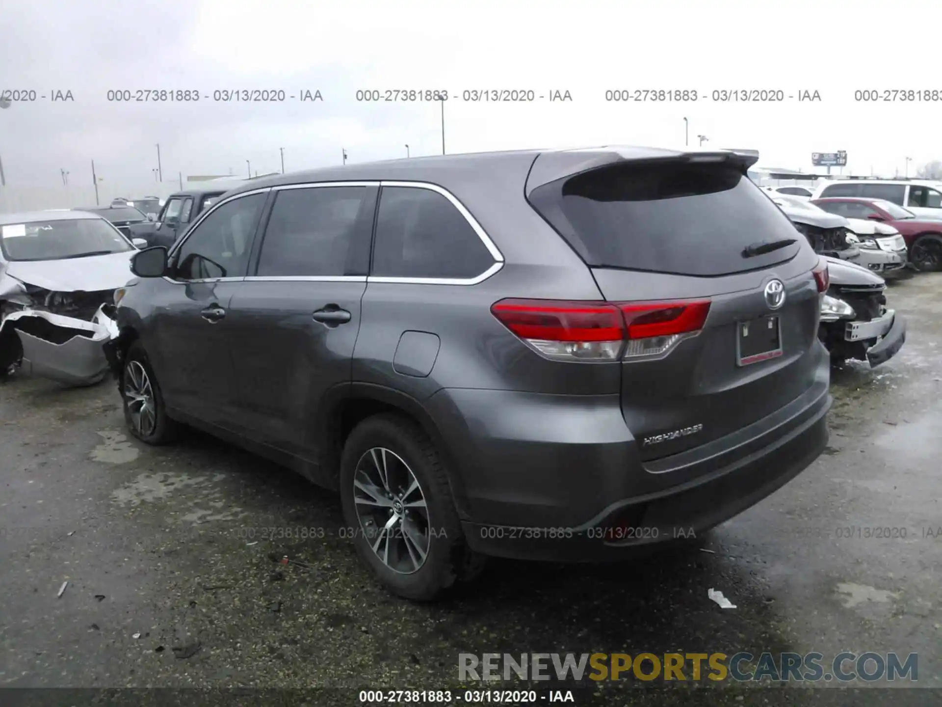 3 Photograph of a damaged car 5TDZARFH4KS056688 TOYOTA HIGHLANDER 2019