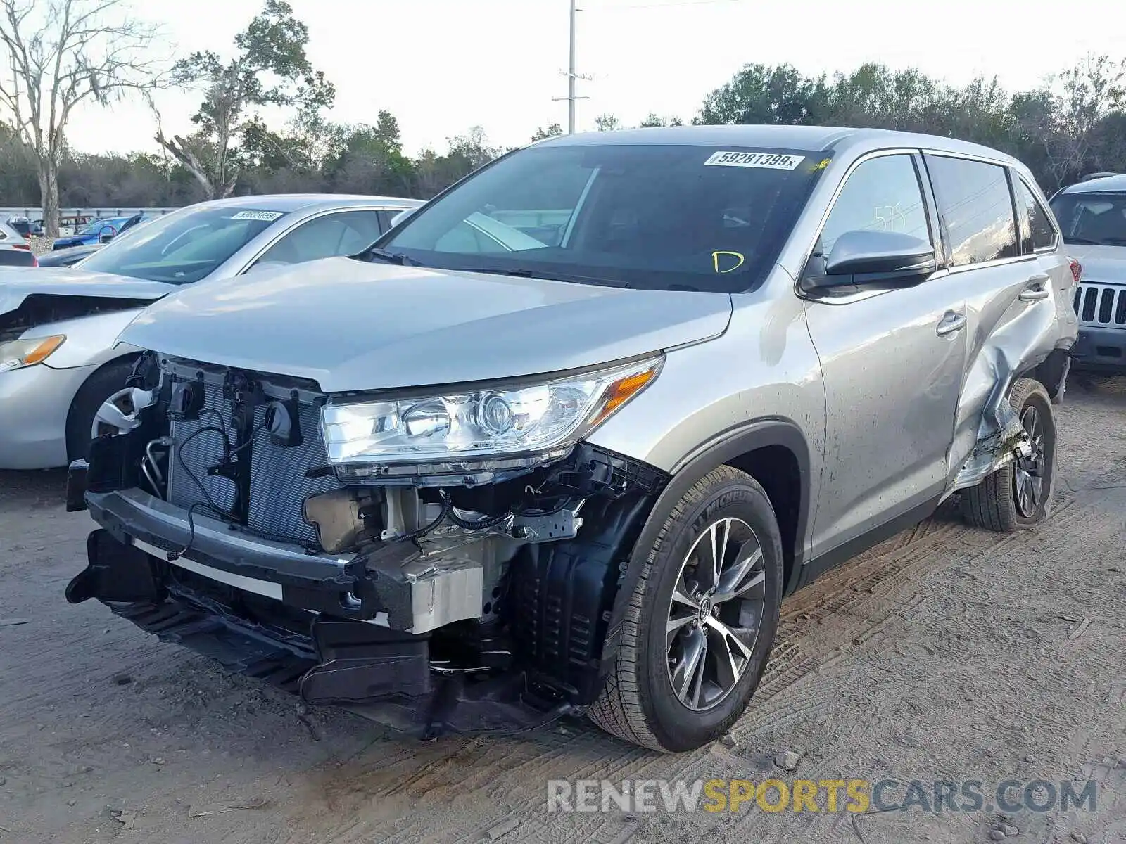 2 Photograph of a damaged car 5TDZARFH4KS057274 TOYOTA HIGHLANDER 2019