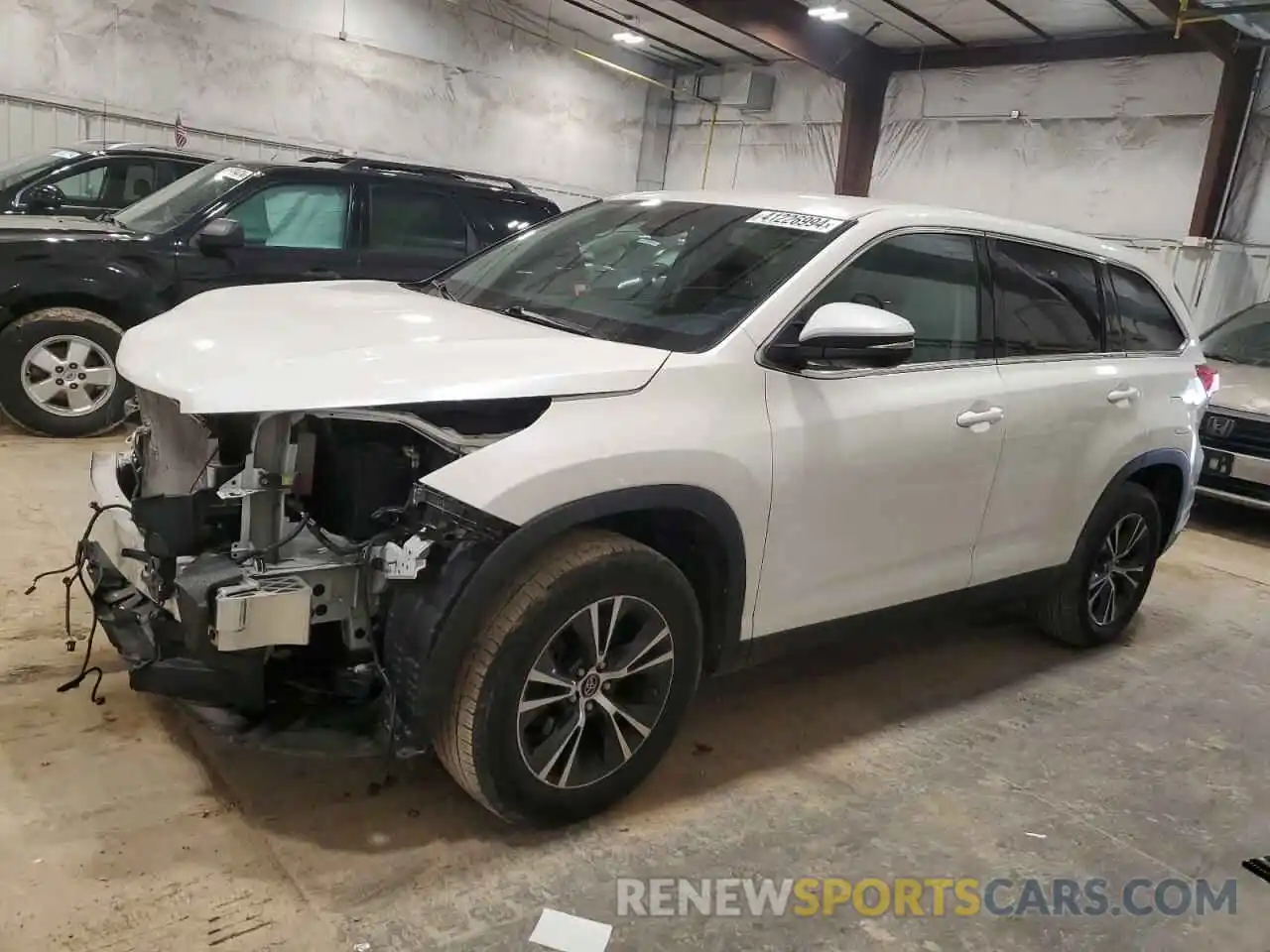 1 Photograph of a damaged car 5TDZARFH4KS057288 TOYOTA HIGHLANDER 2019