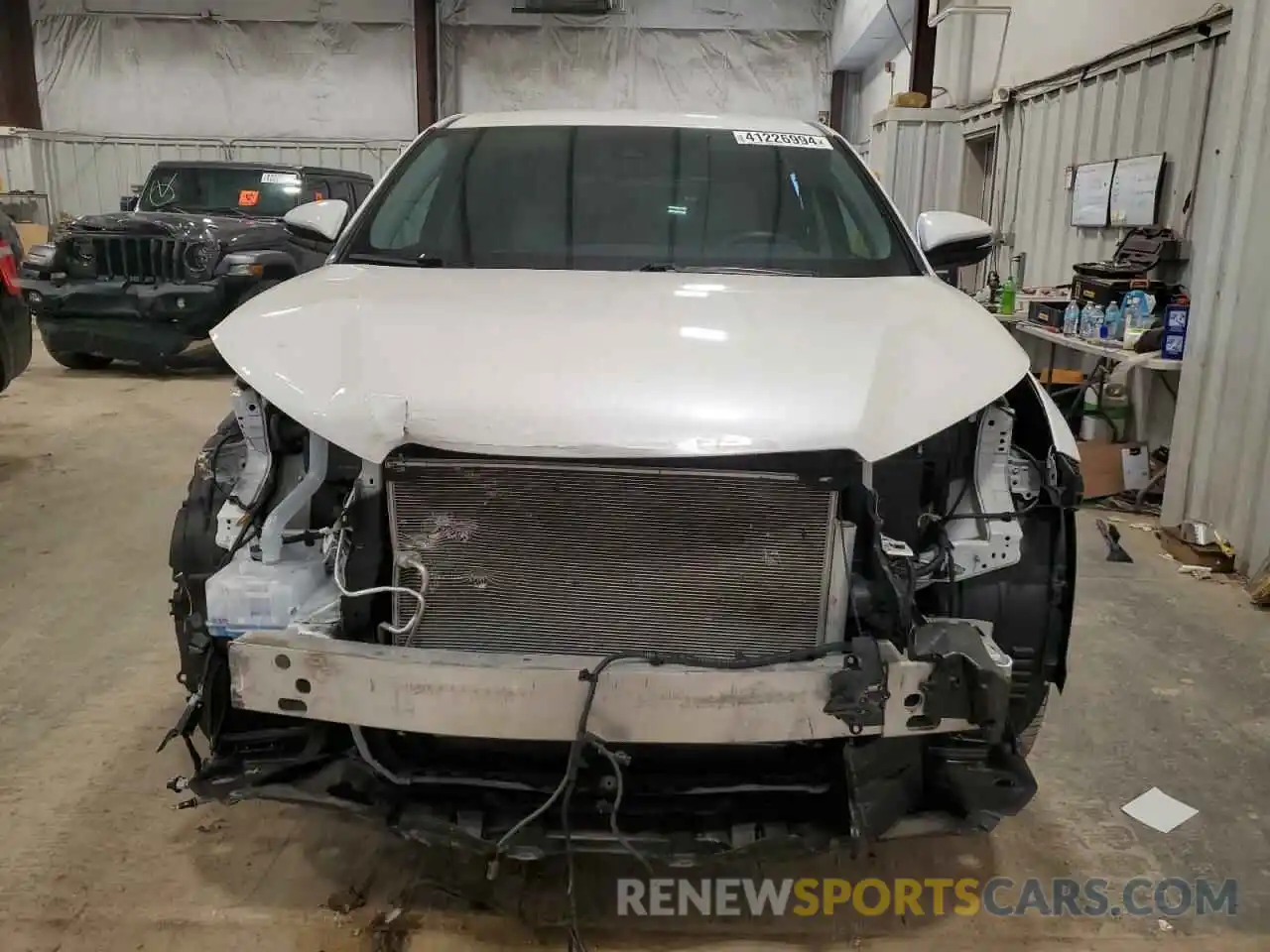 5 Photograph of a damaged car 5TDZARFH4KS057288 TOYOTA HIGHLANDER 2019