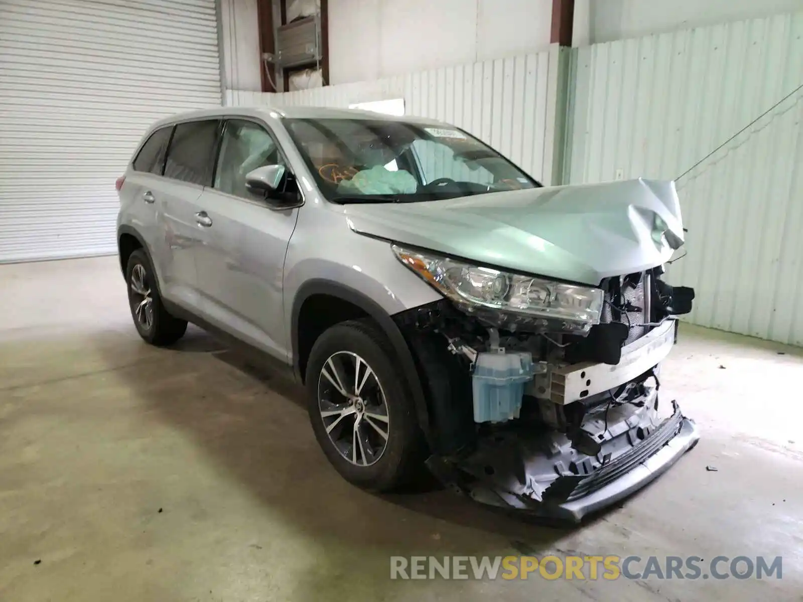 1 Photograph of a damaged car 5TDZARFH4KS057453 TOYOTA HIGHLANDER 2019