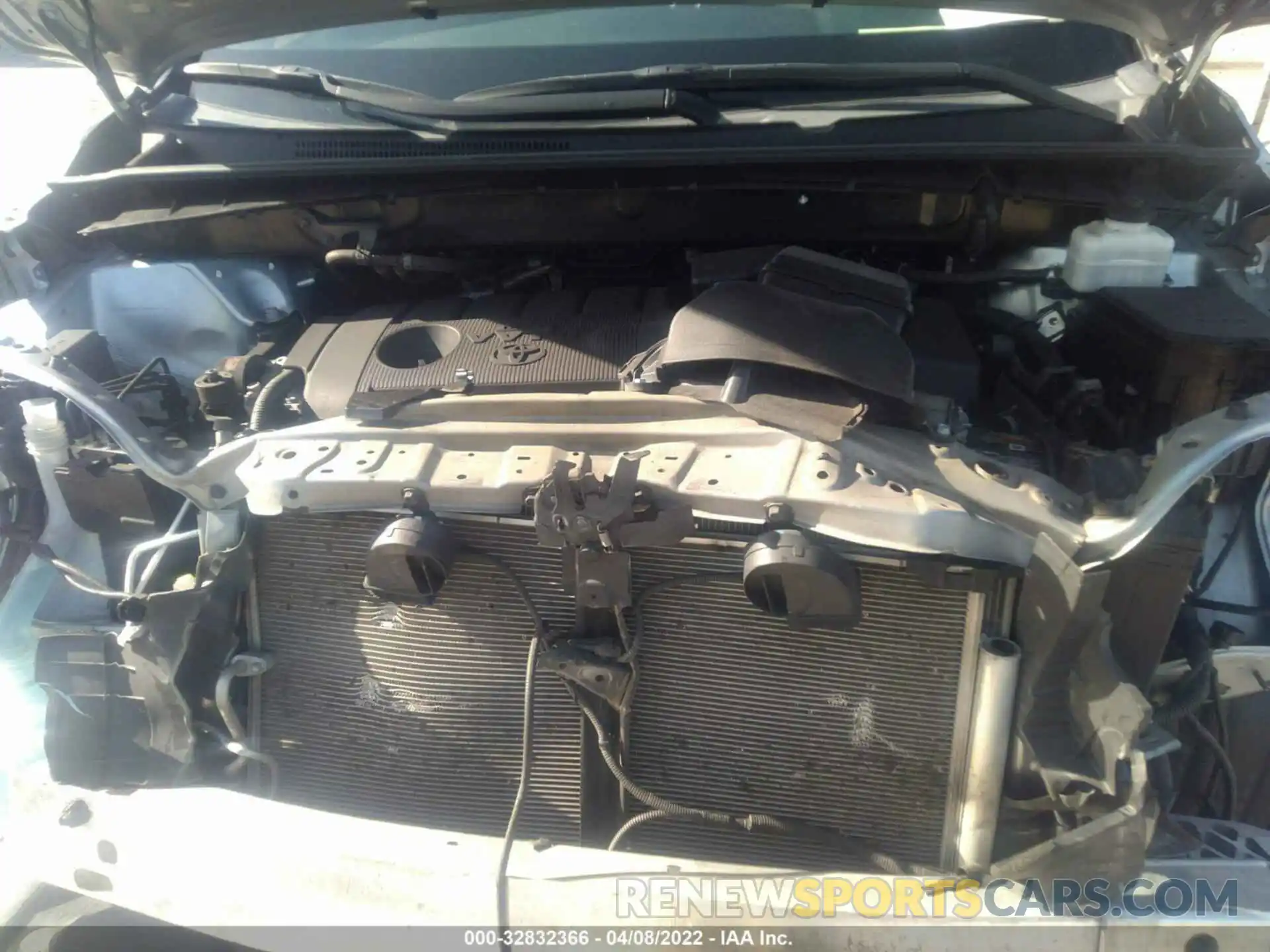 10 Photograph of a damaged car 5TDZARFH4KS059347 TOYOTA HIGHLANDER 2019