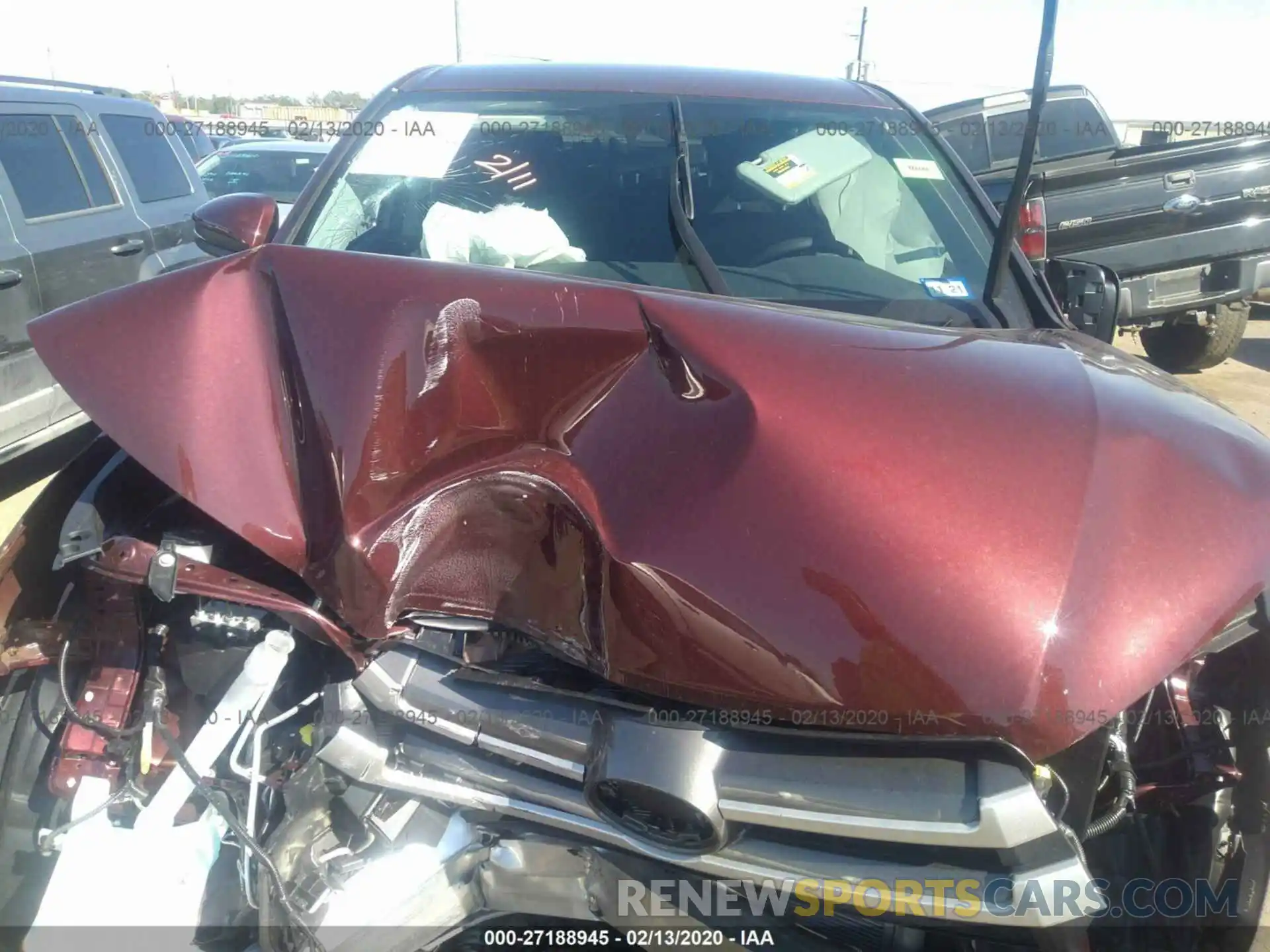 10 Photograph of a damaged car 5TDZARFH4KS059722 TOYOTA HIGHLANDER 2019