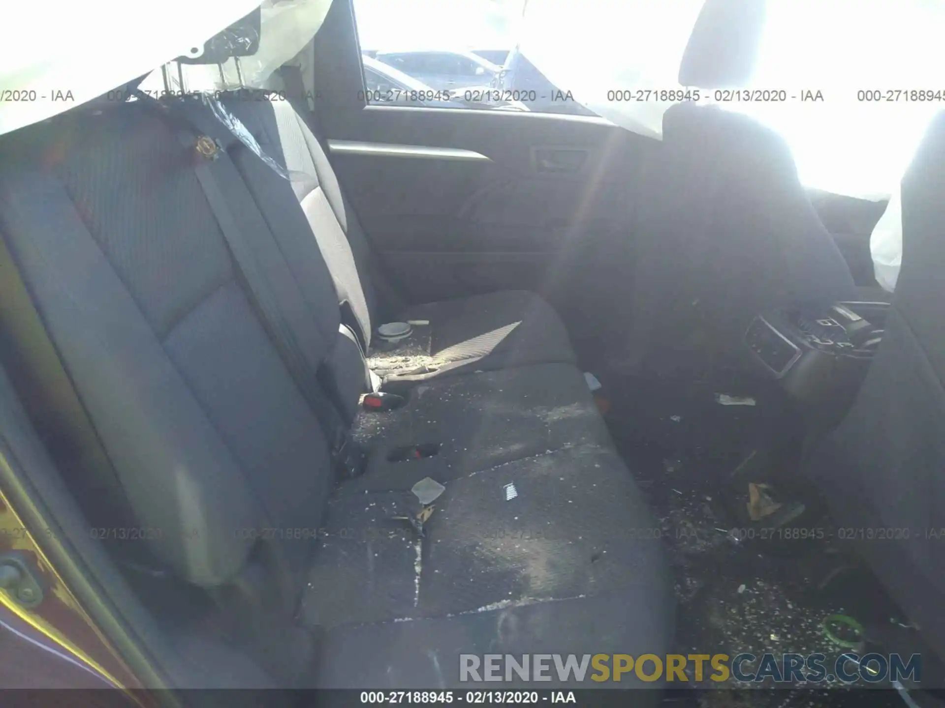 8 Photograph of a damaged car 5TDZARFH4KS059722 TOYOTA HIGHLANDER 2019