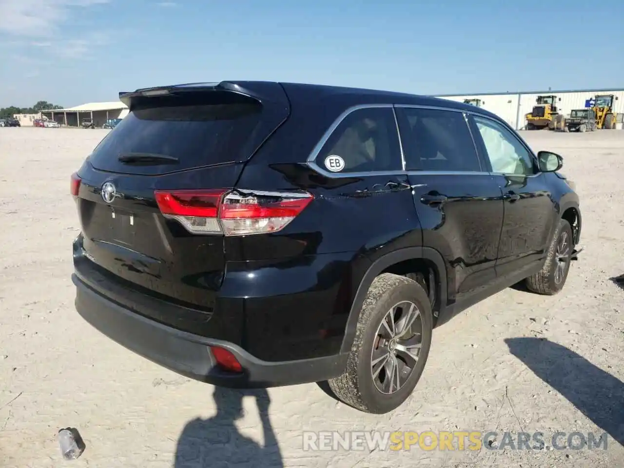 4 Photograph of a damaged car 5TDZARFH5KS042346 TOYOTA HIGHLANDER 2019