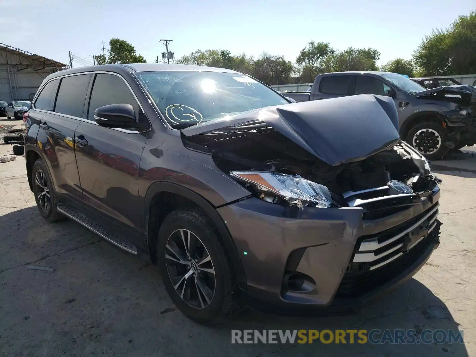 1 Photograph of a damaged car 5TDZARFH5KS044386 TOYOTA HIGHLANDER 2019