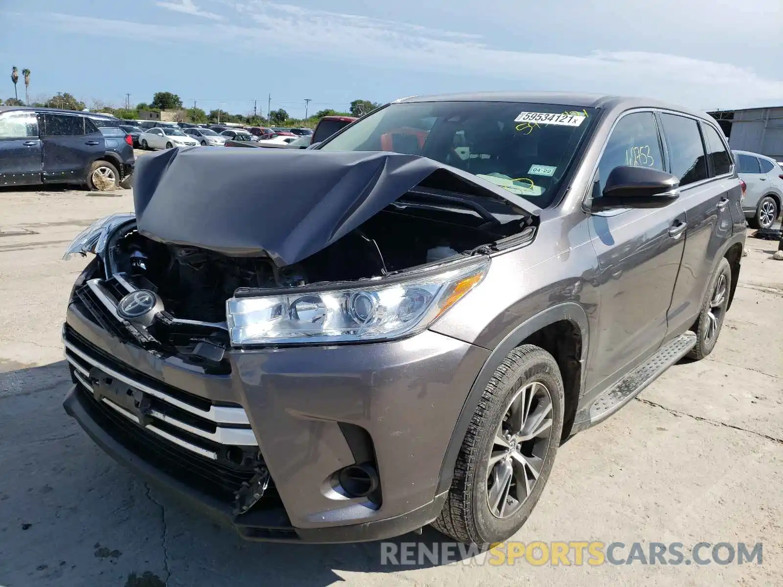 2 Photograph of a damaged car 5TDZARFH5KS044386 TOYOTA HIGHLANDER 2019