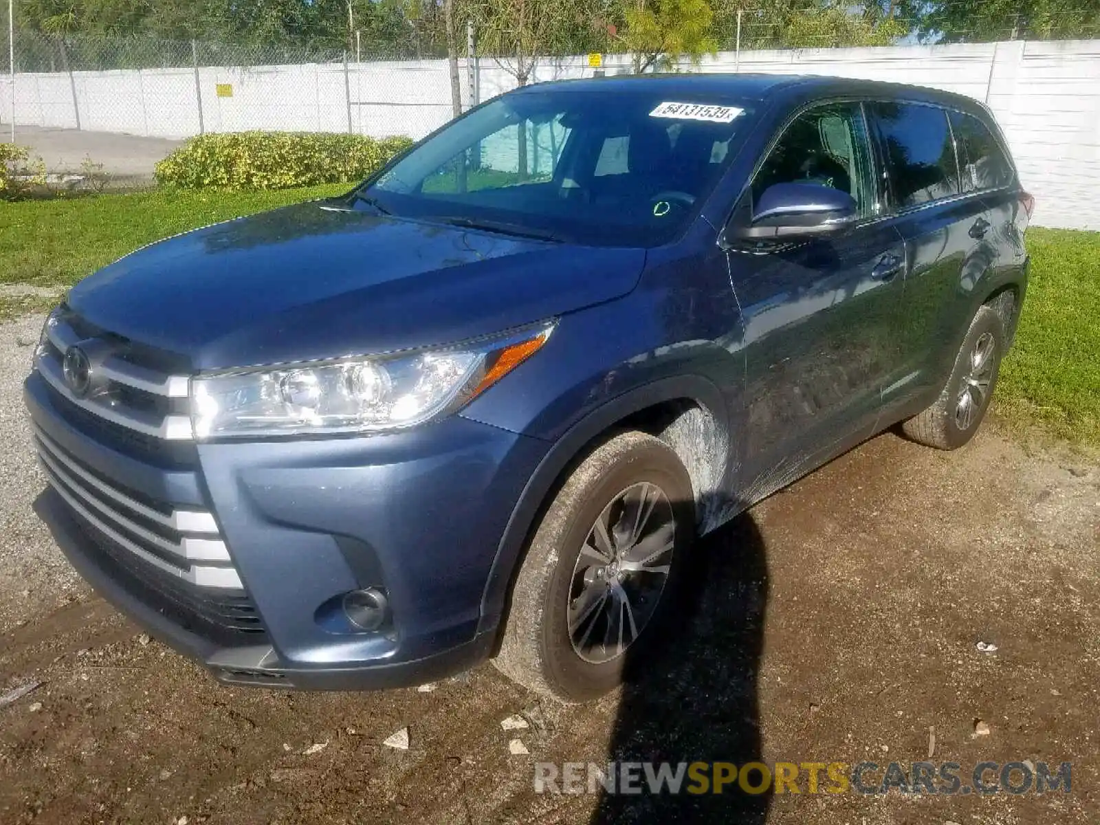 2 Photograph of a damaged car 5TDZARFH5KS045442 TOYOTA HIGHLANDER 2019