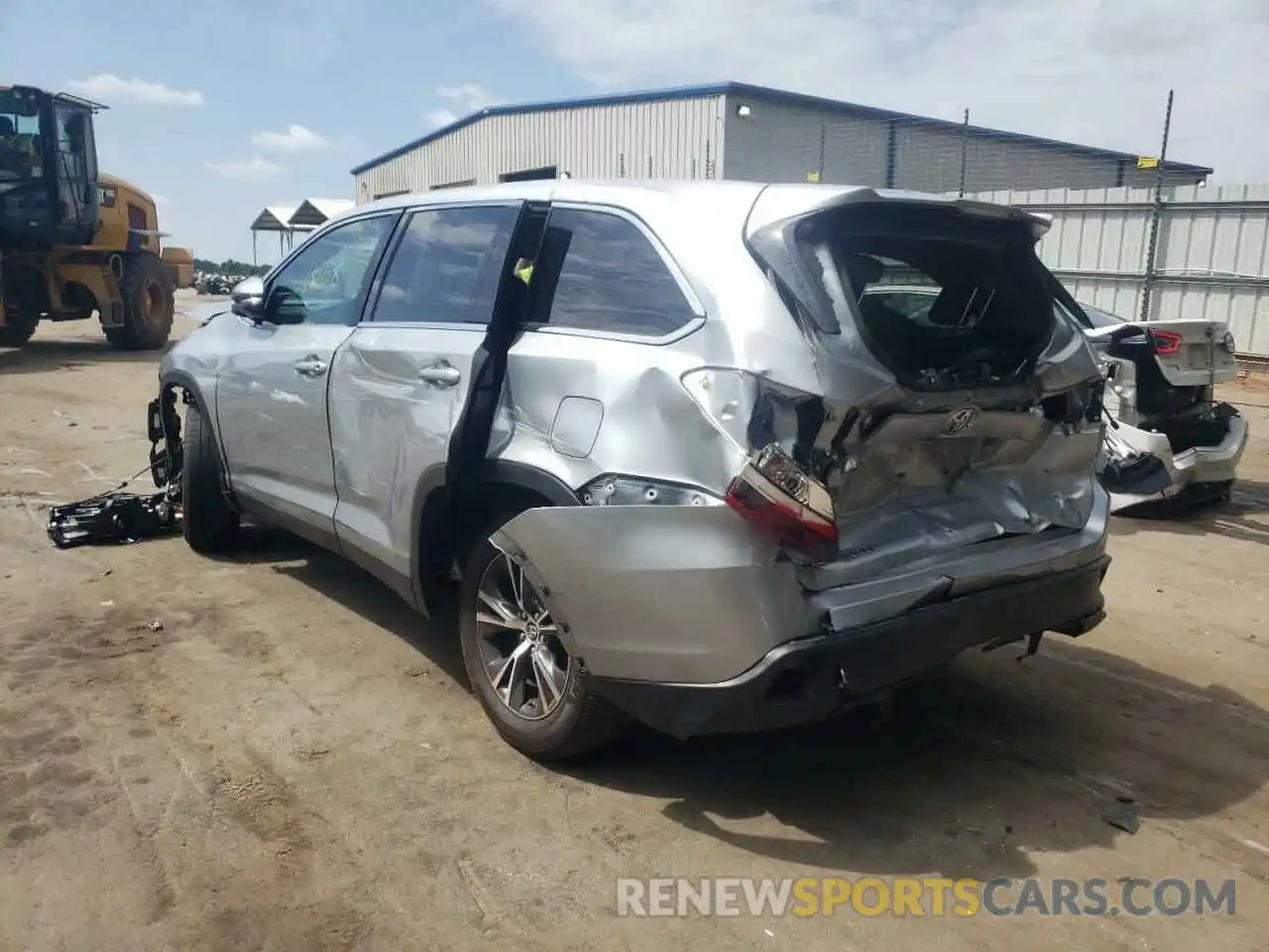 3 Photograph of a damaged car 5TDZARFH5KS046655 TOYOTA HIGHLANDER 2019