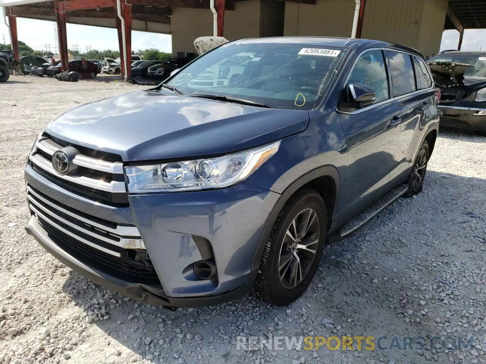 2 Photograph of a damaged car 5TDZARFH5KS047031 TOYOTA HIGHLANDER 2019