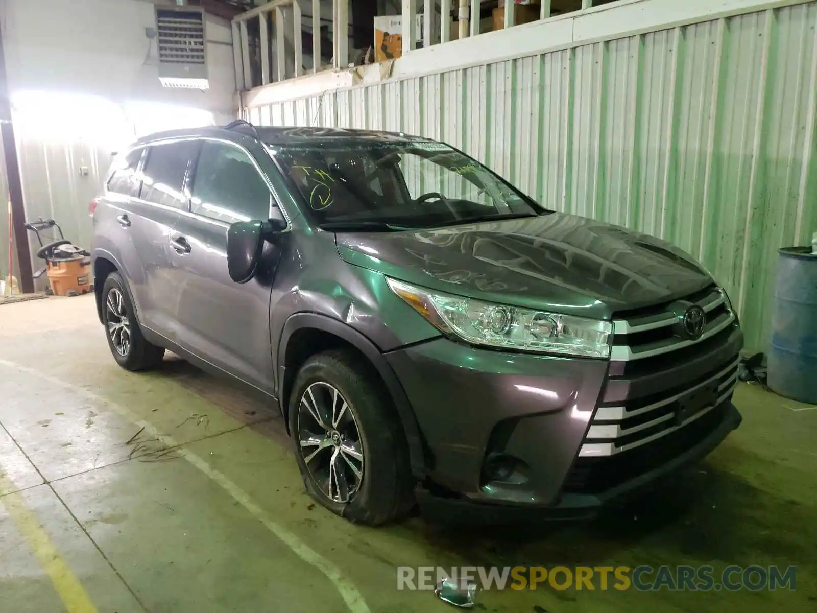 1 Photograph of a damaged car 5TDZARFH5KS047188 TOYOTA HIGHLANDER 2019