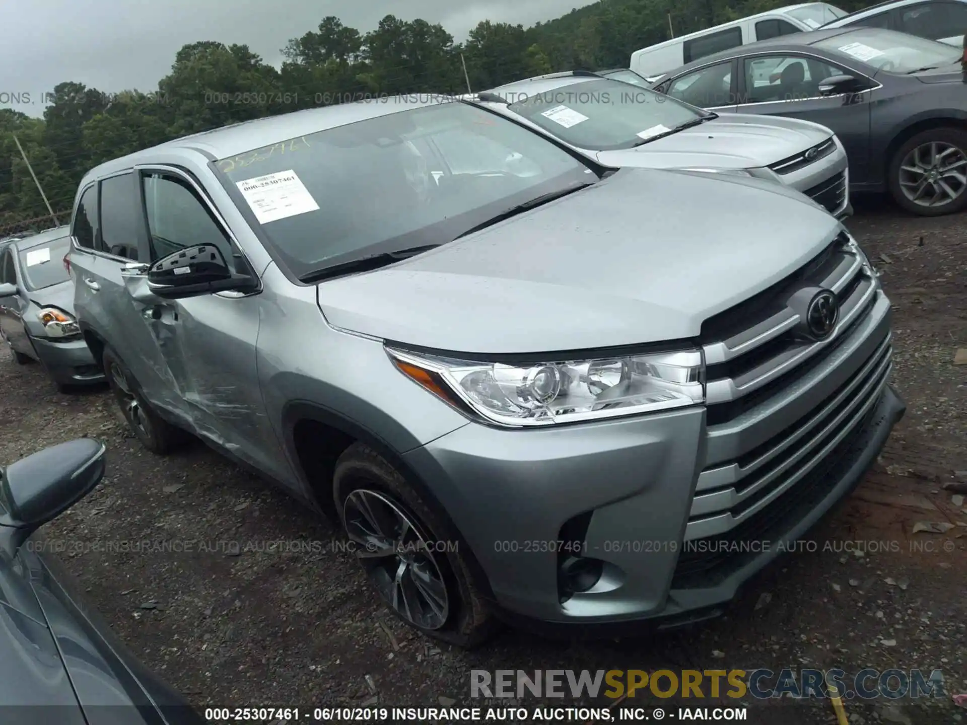 1 Photograph of a damaged car 5TDZARFH5KS047465 TOYOTA HIGHLANDER 2019