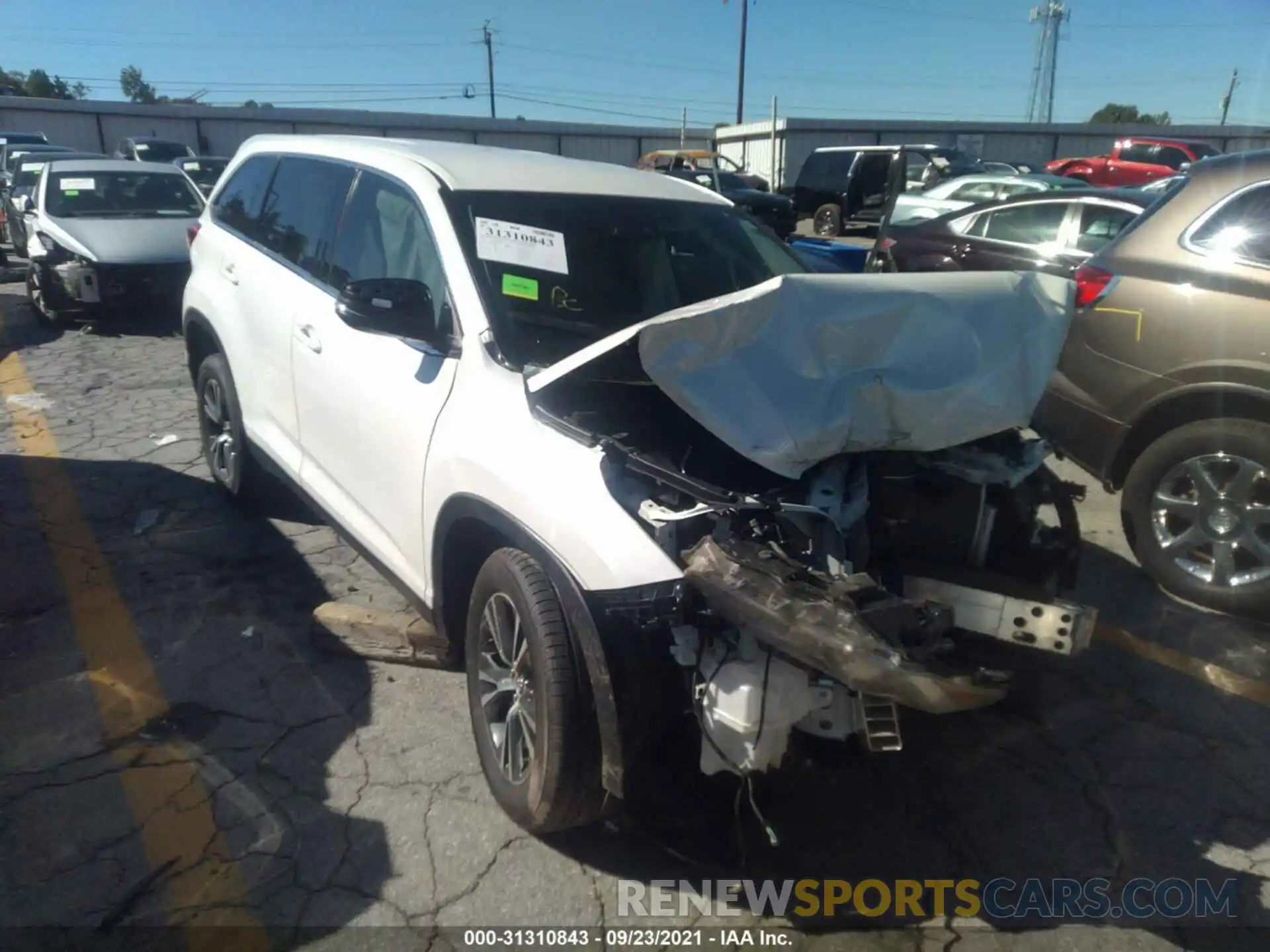 1 Photograph of a damaged car 5TDZARFH5KS047742 TOYOTA HIGHLANDER 2019