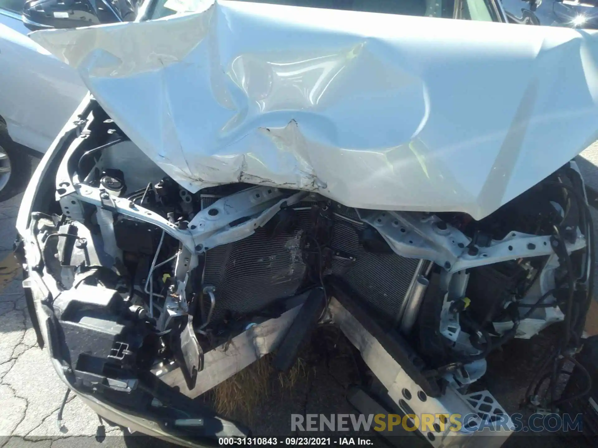 10 Photograph of a damaged car 5TDZARFH5KS047742 TOYOTA HIGHLANDER 2019