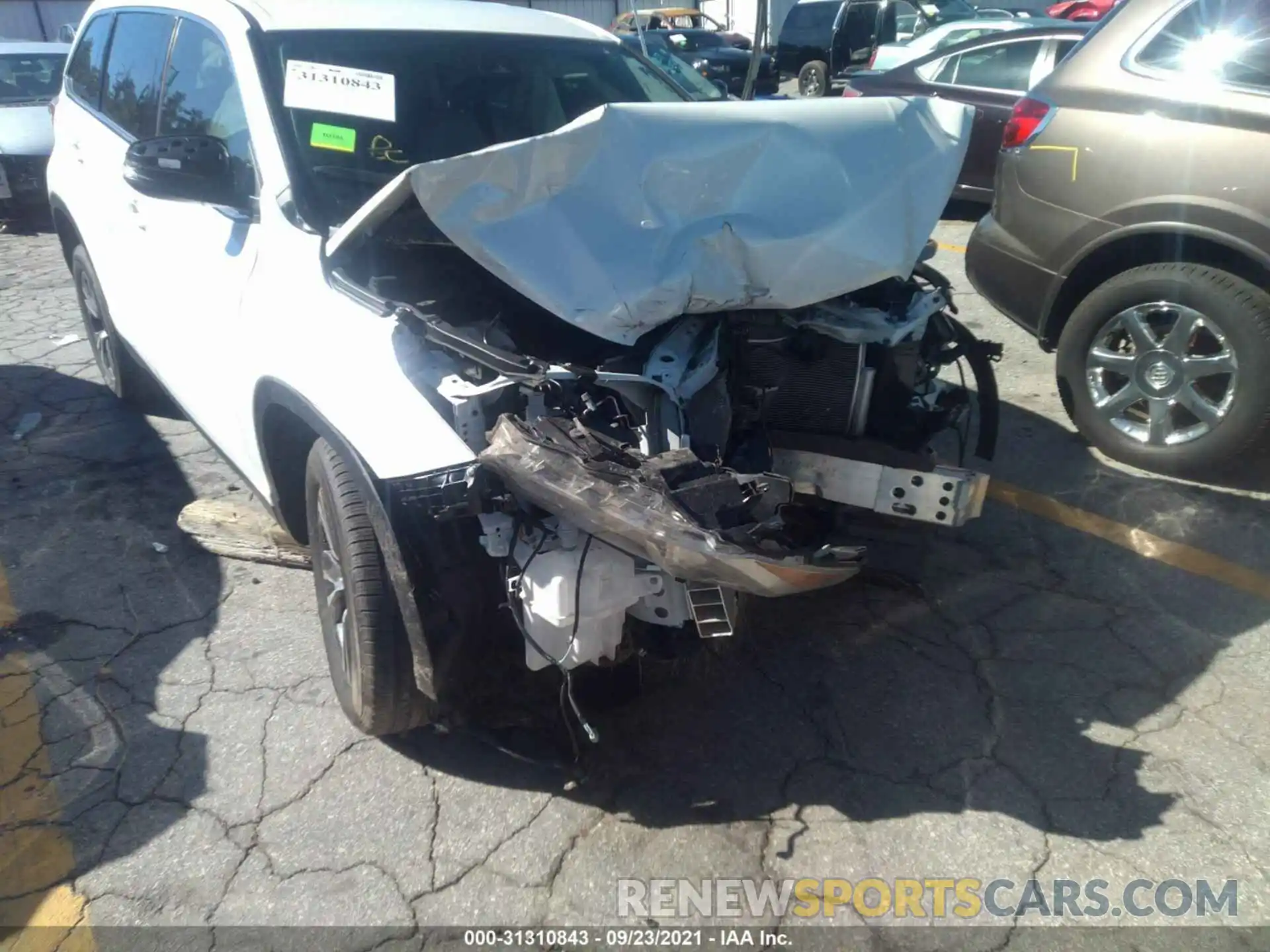 6 Photograph of a damaged car 5TDZARFH5KS047742 TOYOTA HIGHLANDER 2019