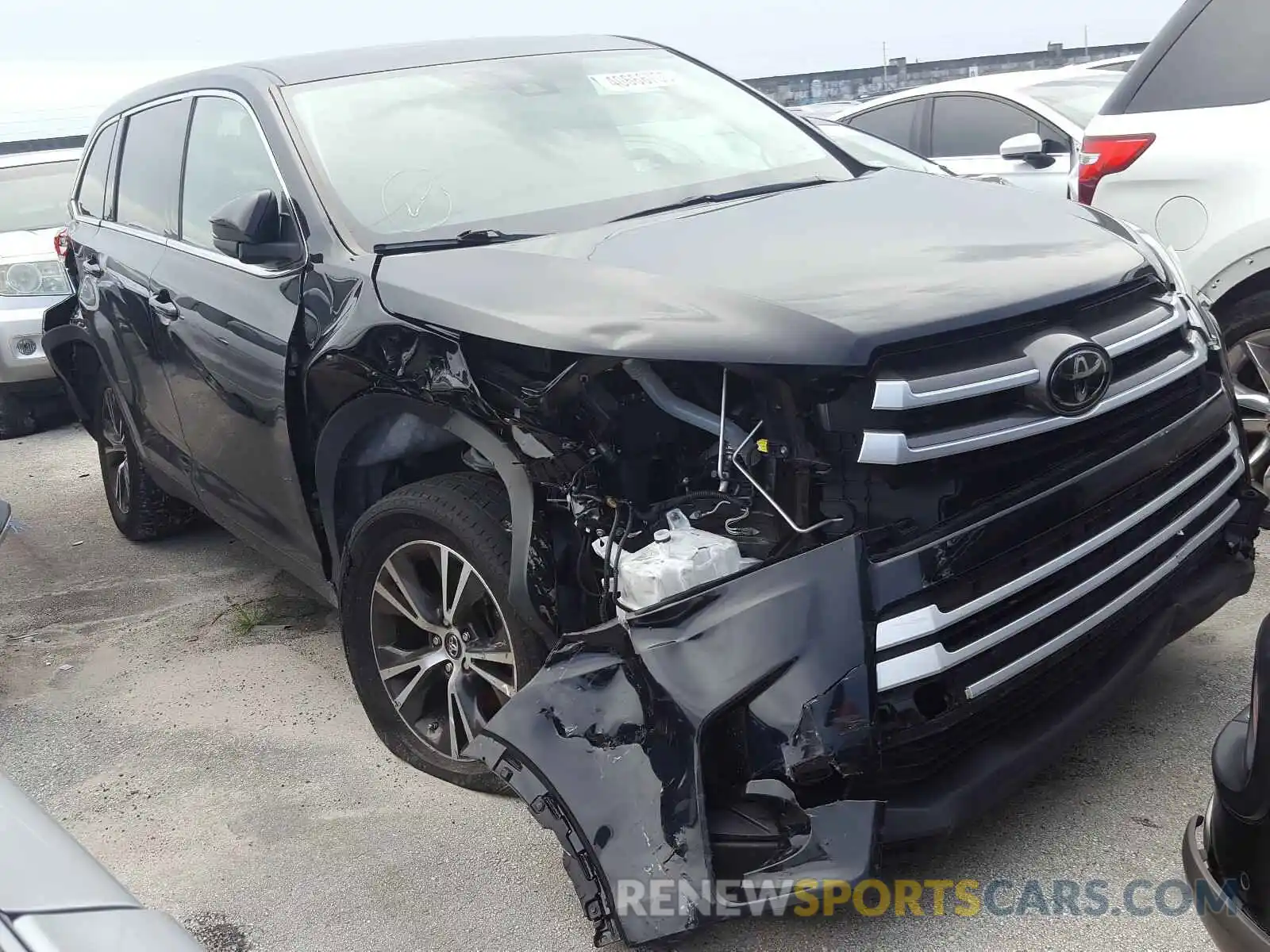 1 Photograph of a damaged car 5TDZARFH5KS048048 TOYOTA HIGHLANDER 2019