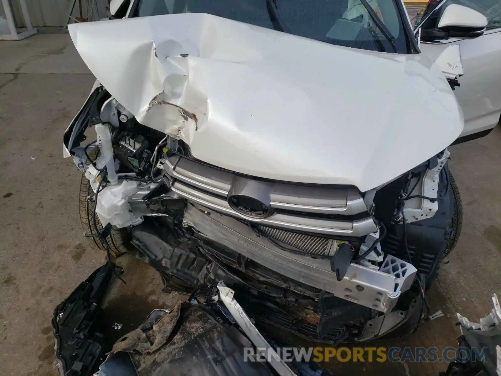 7 Photograph of a damaged car 5TDZARFH5KS048597 TOYOTA HIGHLANDER 2019